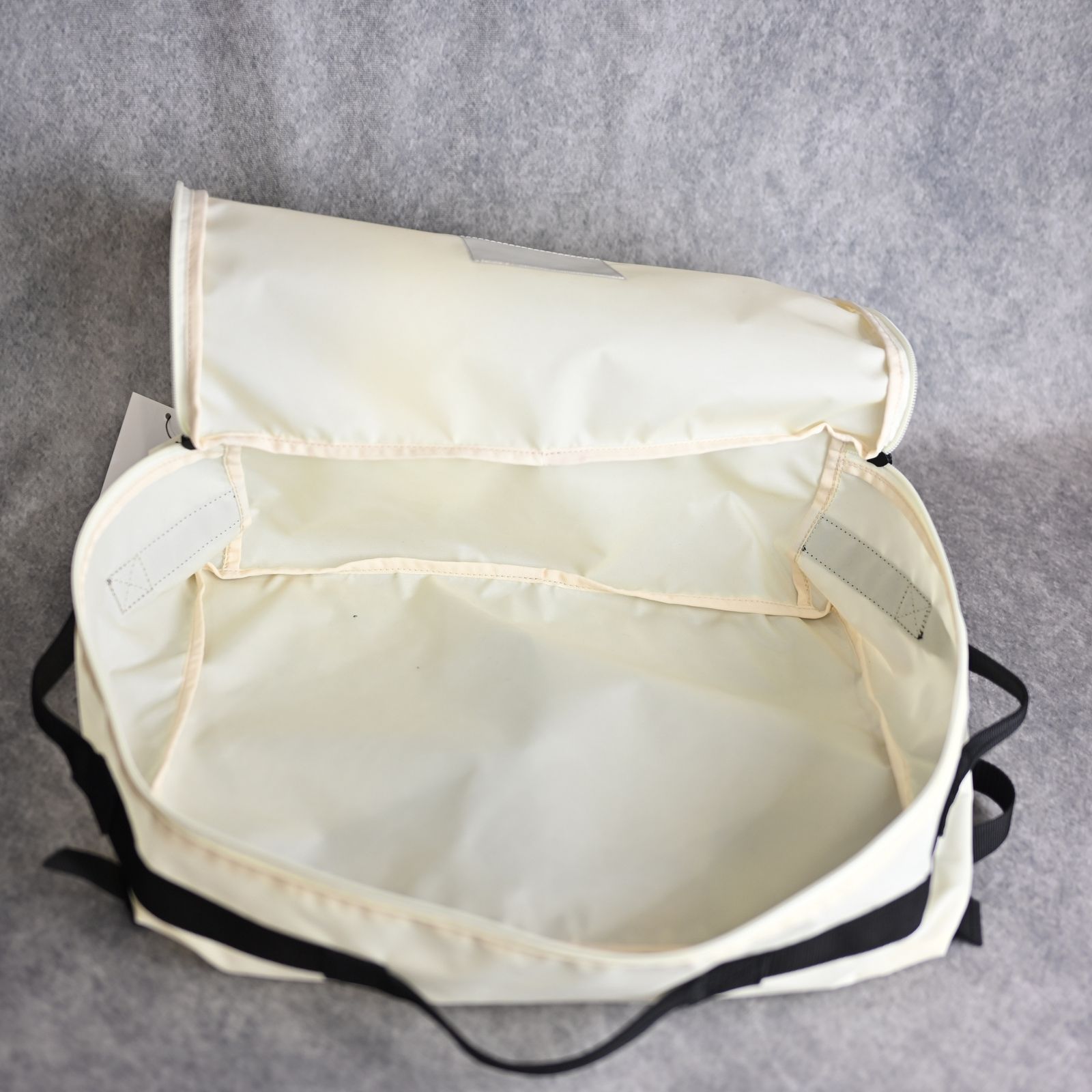 POUCH WITH STRAP （IVORY） / ファスナー ポーチ バッグ （アイボリー） / 9251-AC02