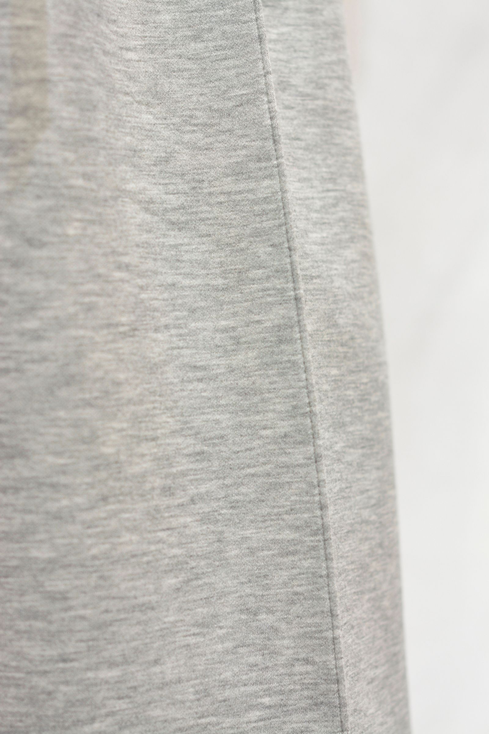 ”BONDING PLEATS PANTS