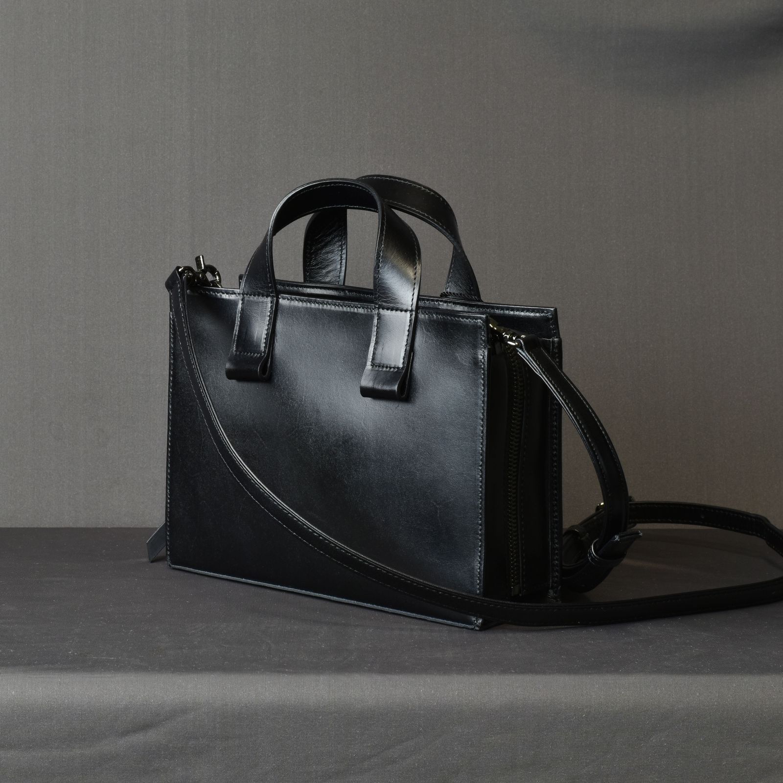 discord - Zipper Tote（mini） | chord online store