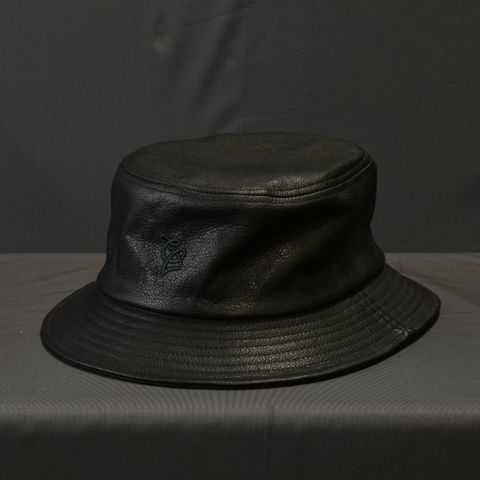CAL LOGO LEATHER BUCKET HAT (BLACK) / レザー バケットハット