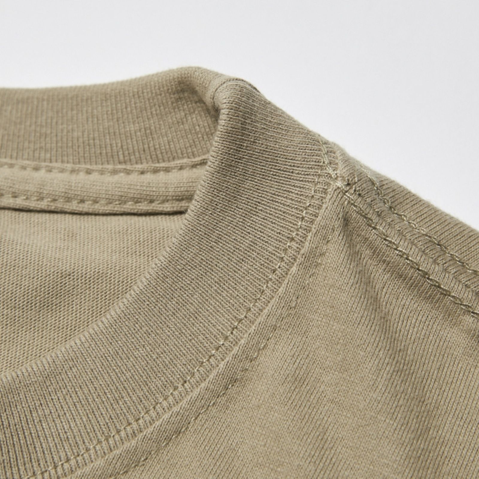 × INVINCIBLE®︎ ドロップショルダー Tシャツ （BEIGE）