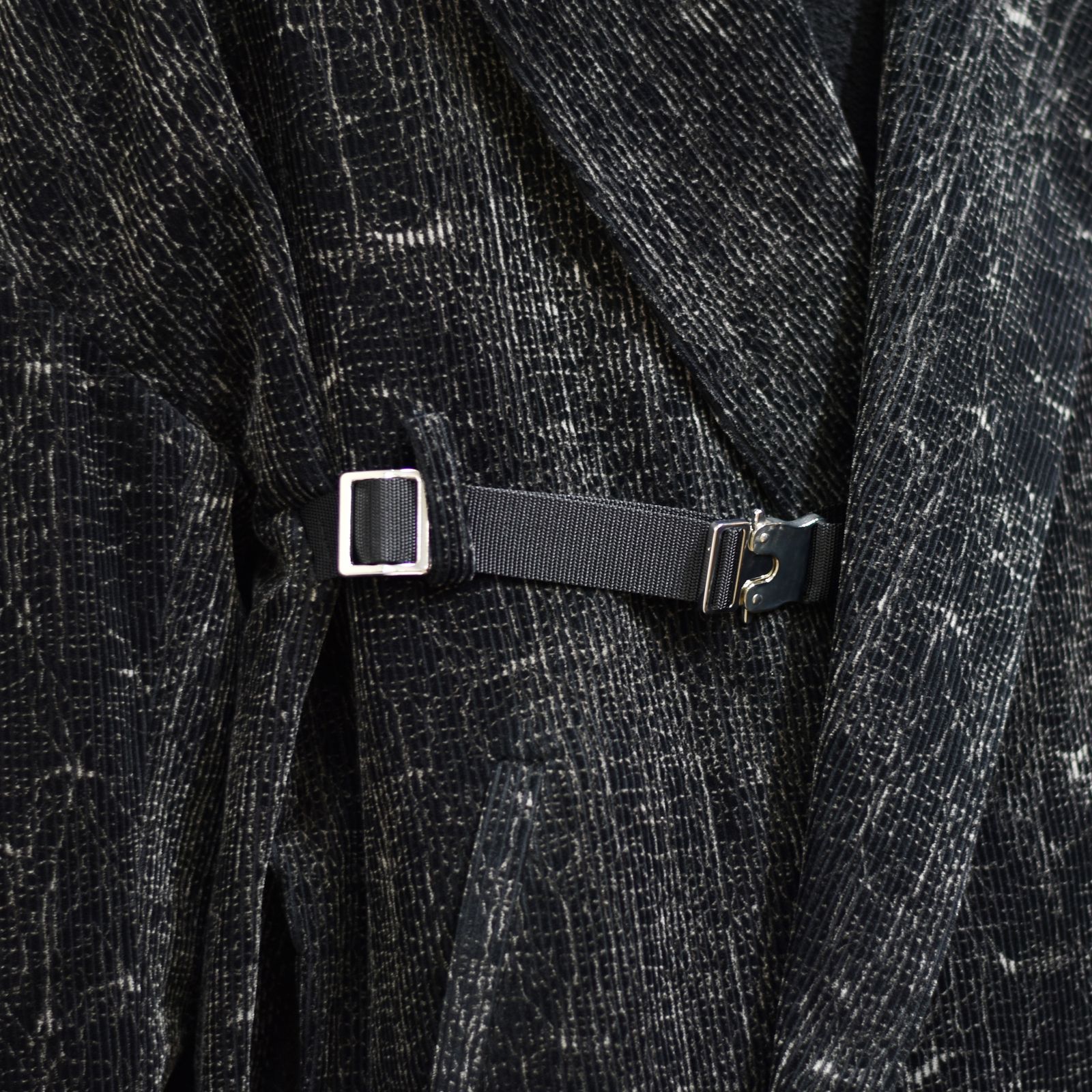 オーバーサイズジャケット / LB22AW-JK01-CRK (BLACK and CRACK)