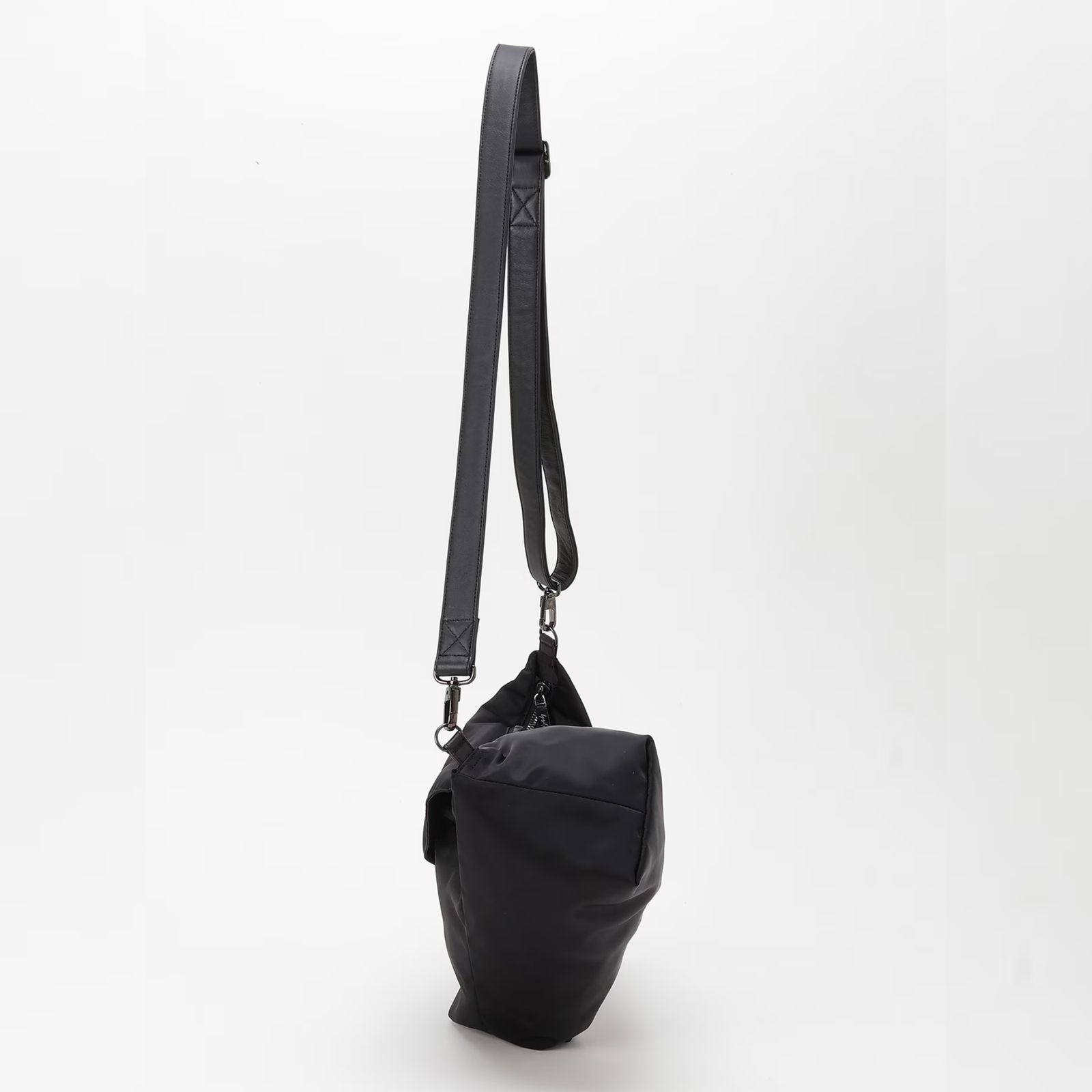 DRAPE SHOULDER (BLACK) / ナイロン バッグ （ブラック） DK-I35-830-2-02