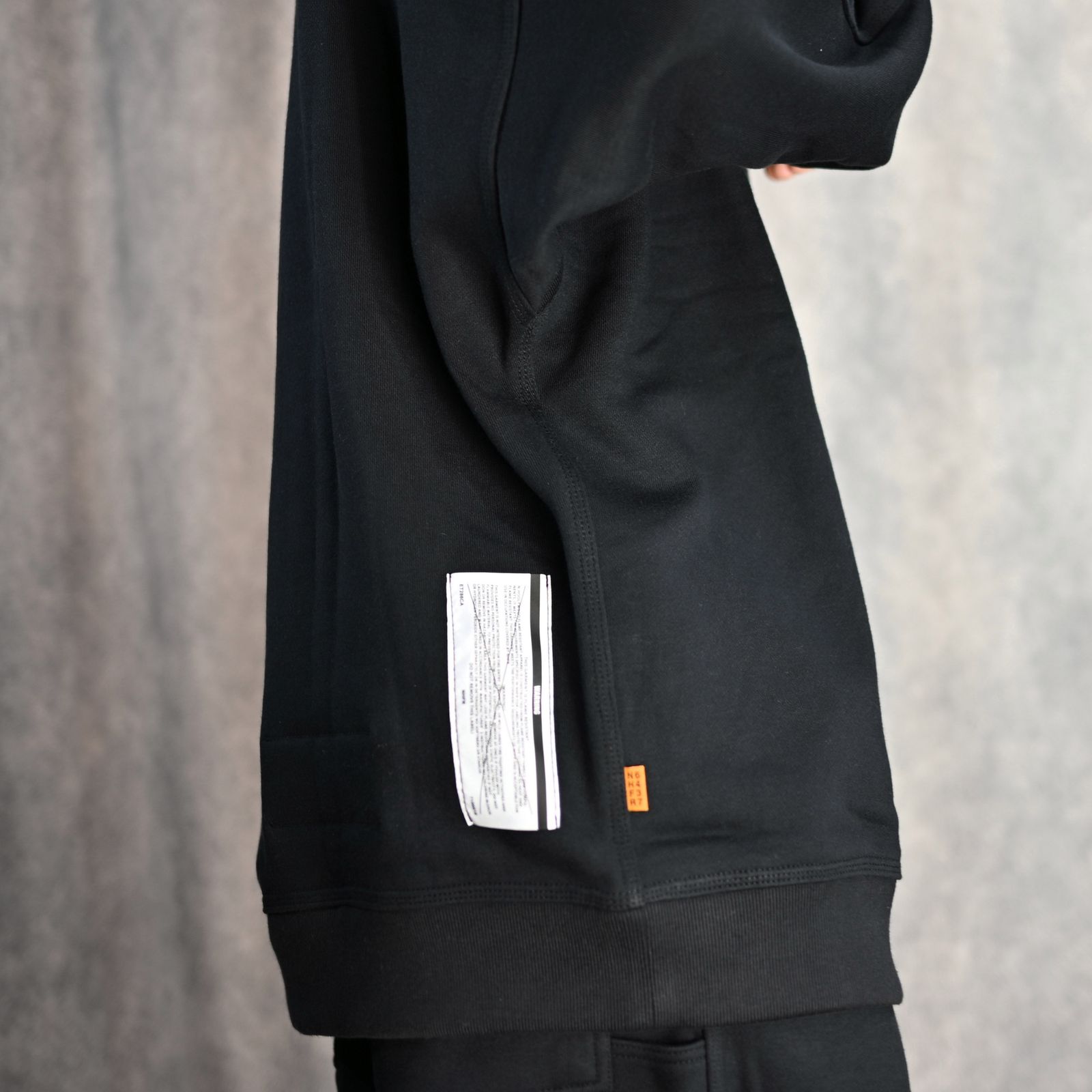 LONG SLEEVE T-SHIRT (BLACK) -  ロングスリーブ カットソー （ブラック） 1242-CS04-003