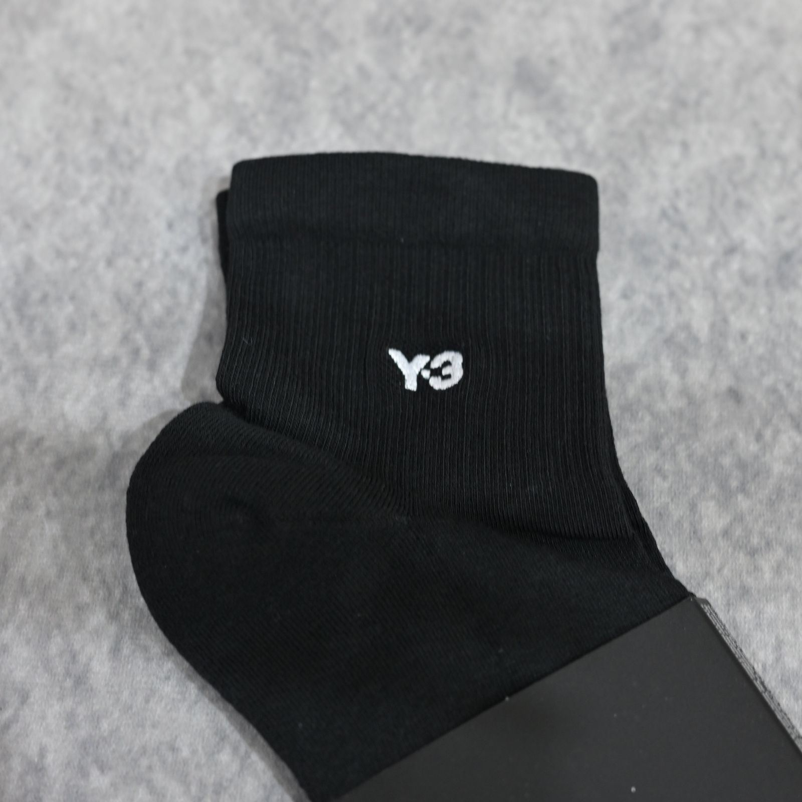 Y-3 CLASSIC LOW SOCKS （BLACK） / ストライプ ソックス （ブラック） JZ6276