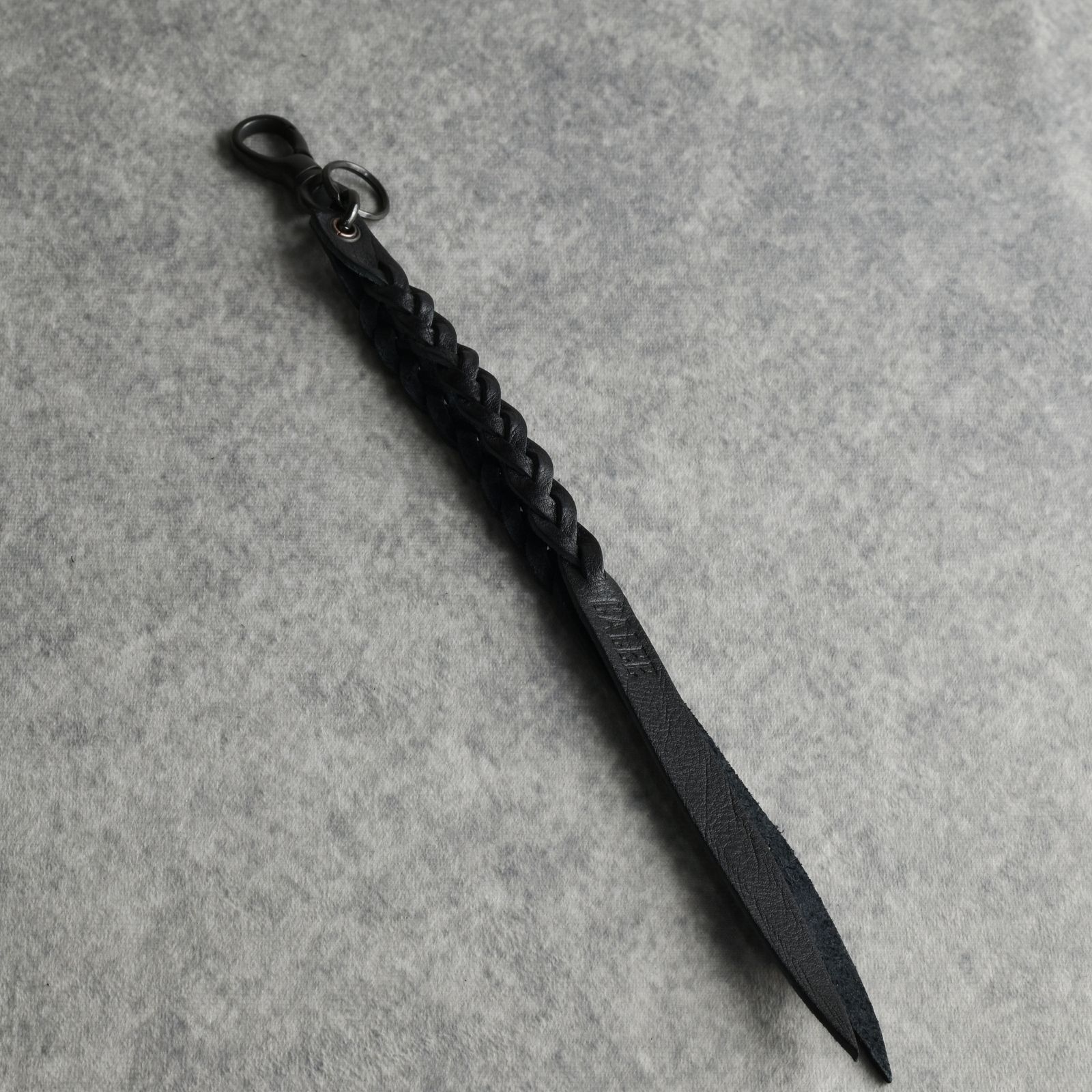 STUDS & KNITTING LEATHER LONG KEY RING ＜TYPE A＞ (BLACK/BLACK) / スタッズレザー 編み込みレザー ロングタイプ キーリング キーホルダー