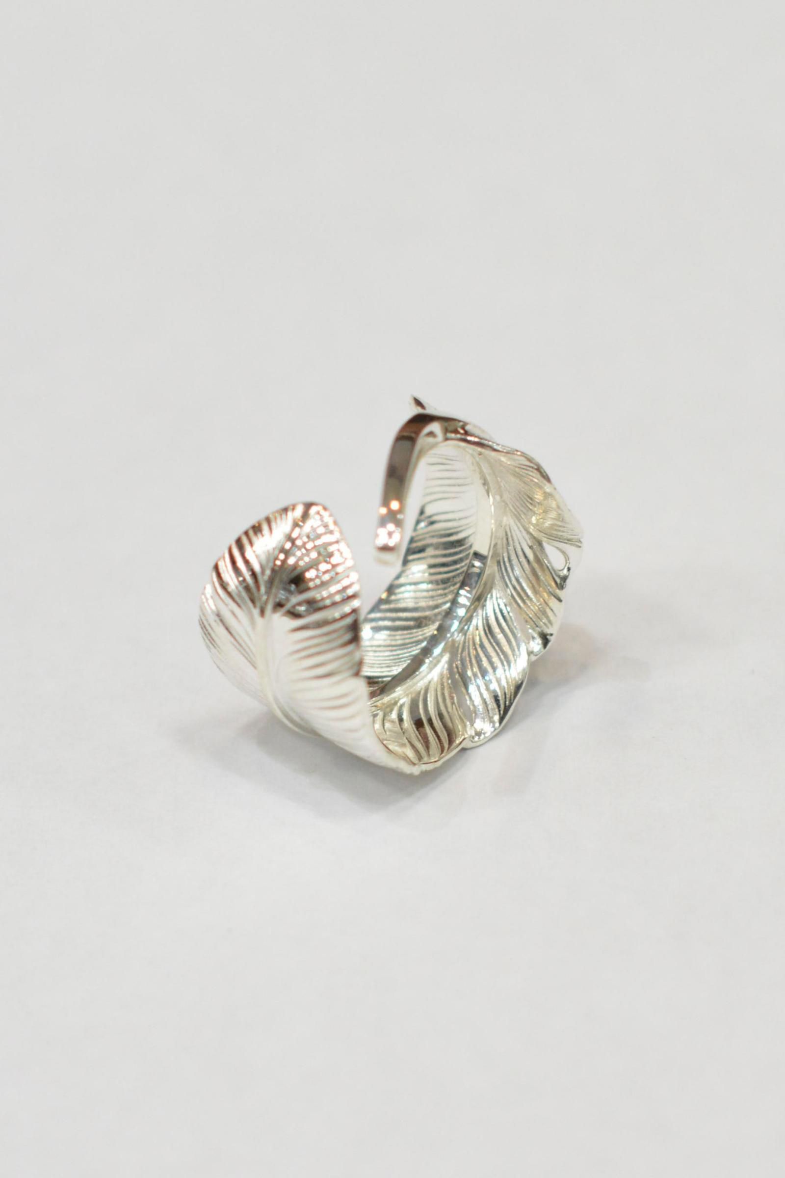 L old feather ring 02