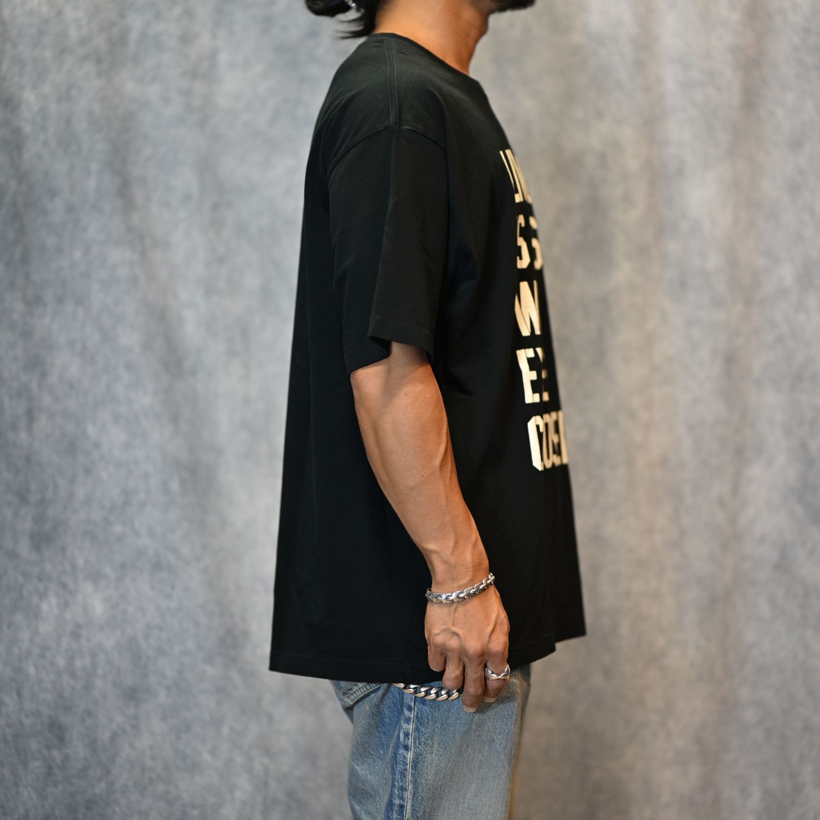 LIVING IS EASY WITH EYES CLOSED T-SH （BLACK） / プリントTシャツ （ブラック） 2505-4005