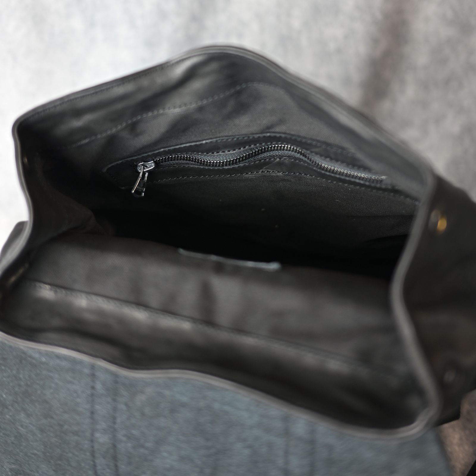 ジャパン ダブルショルダー フルタンニン製品染め ミリタリーバッグ （BLACK） 92-33