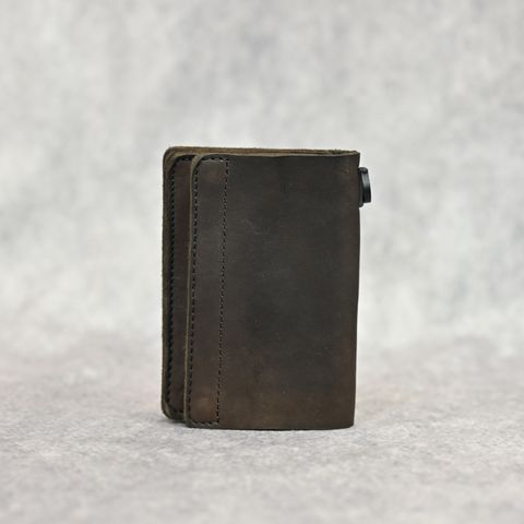 ジャパンショルダー製品染め スモールトラッカーウォレット （KHAKI）｜318-37