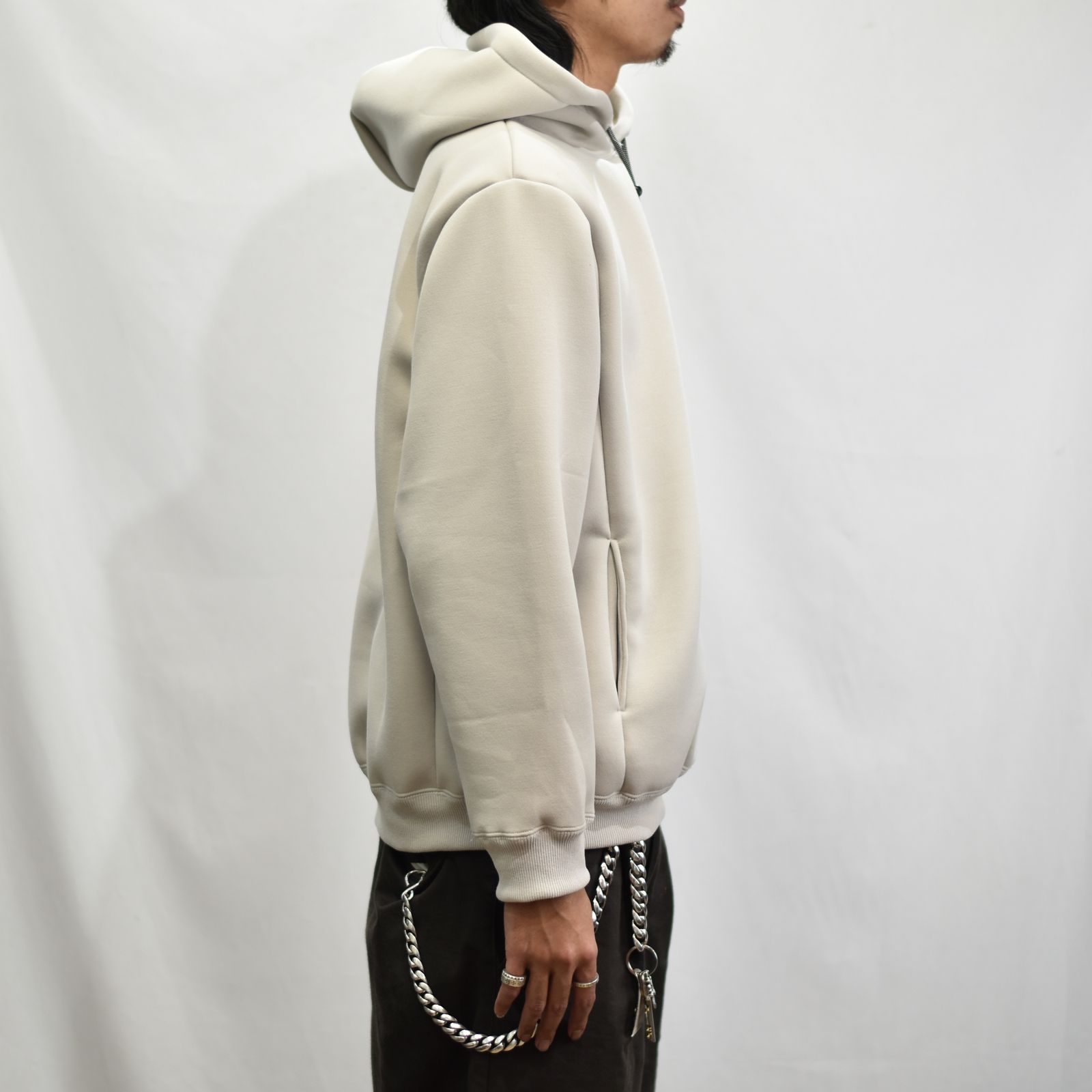 MULTI WAY DOUBLE KNIT PULLOVER HD (IVORY) / ダンボールニット プルオーバーパーカー