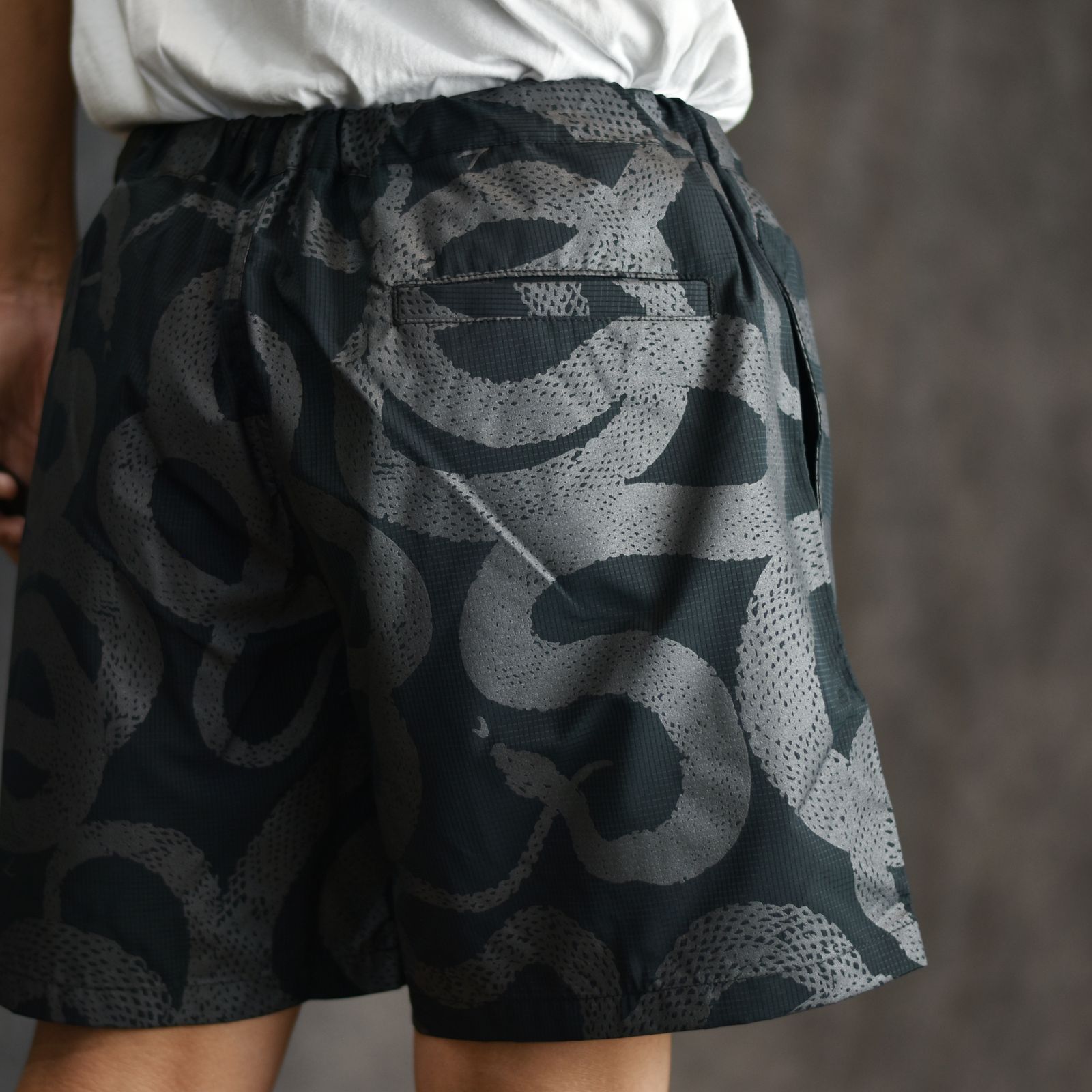DOTAIR®︎ SNAKE PATTERN EASY SHORTS ＜REFLECTOR＞ (BLACK) / ドットエア スネーク総柄 イージーショーツ