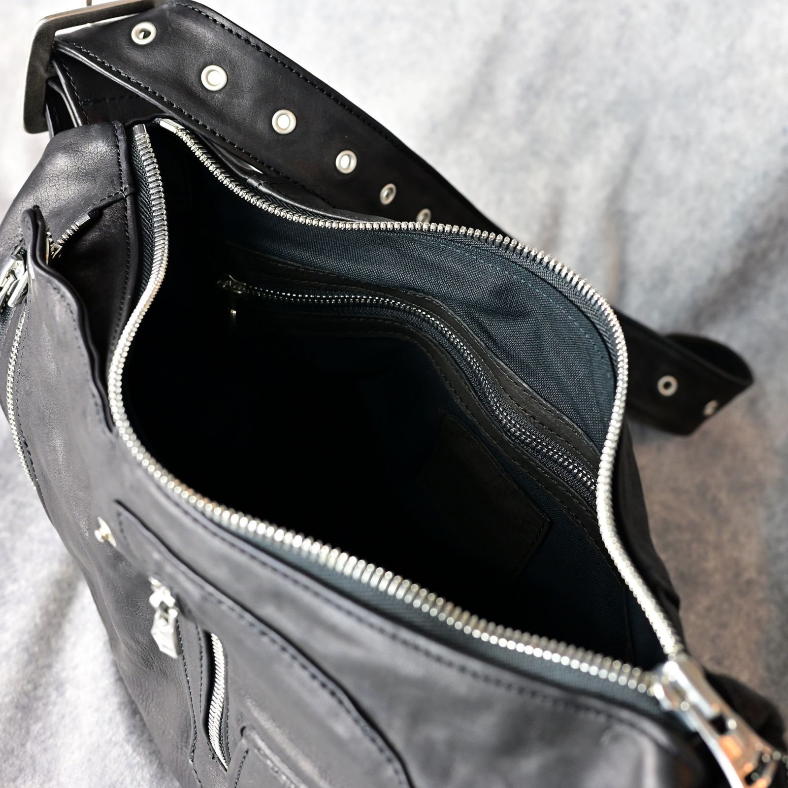 ジャパン カーフ タンニン鞣し 製品洗い加工 ショルダーバッグ (BLACK / ブラック) / 254-04