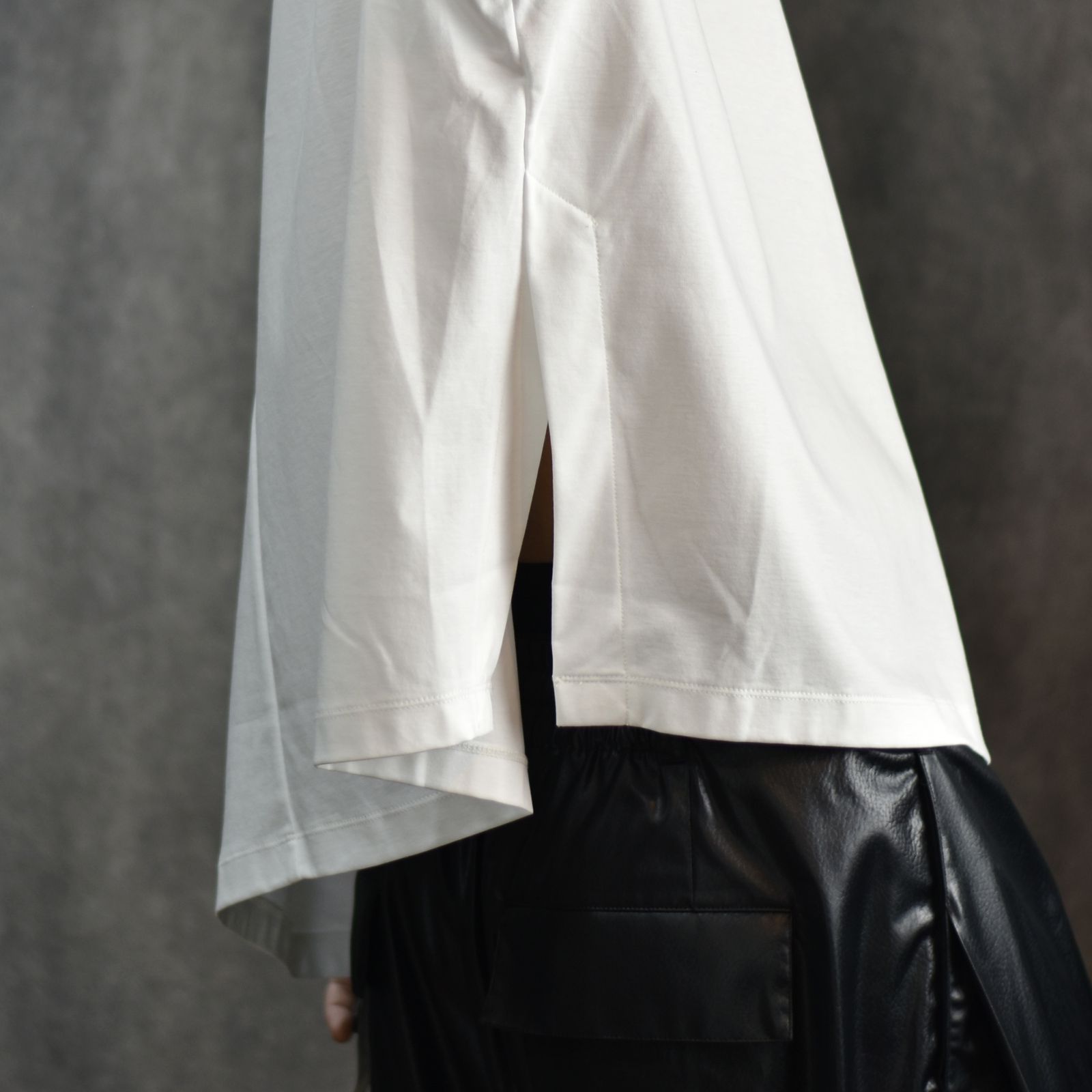 サイドベンツポケットTシャツ (WHITE) / LB25SS-TE09-PLN