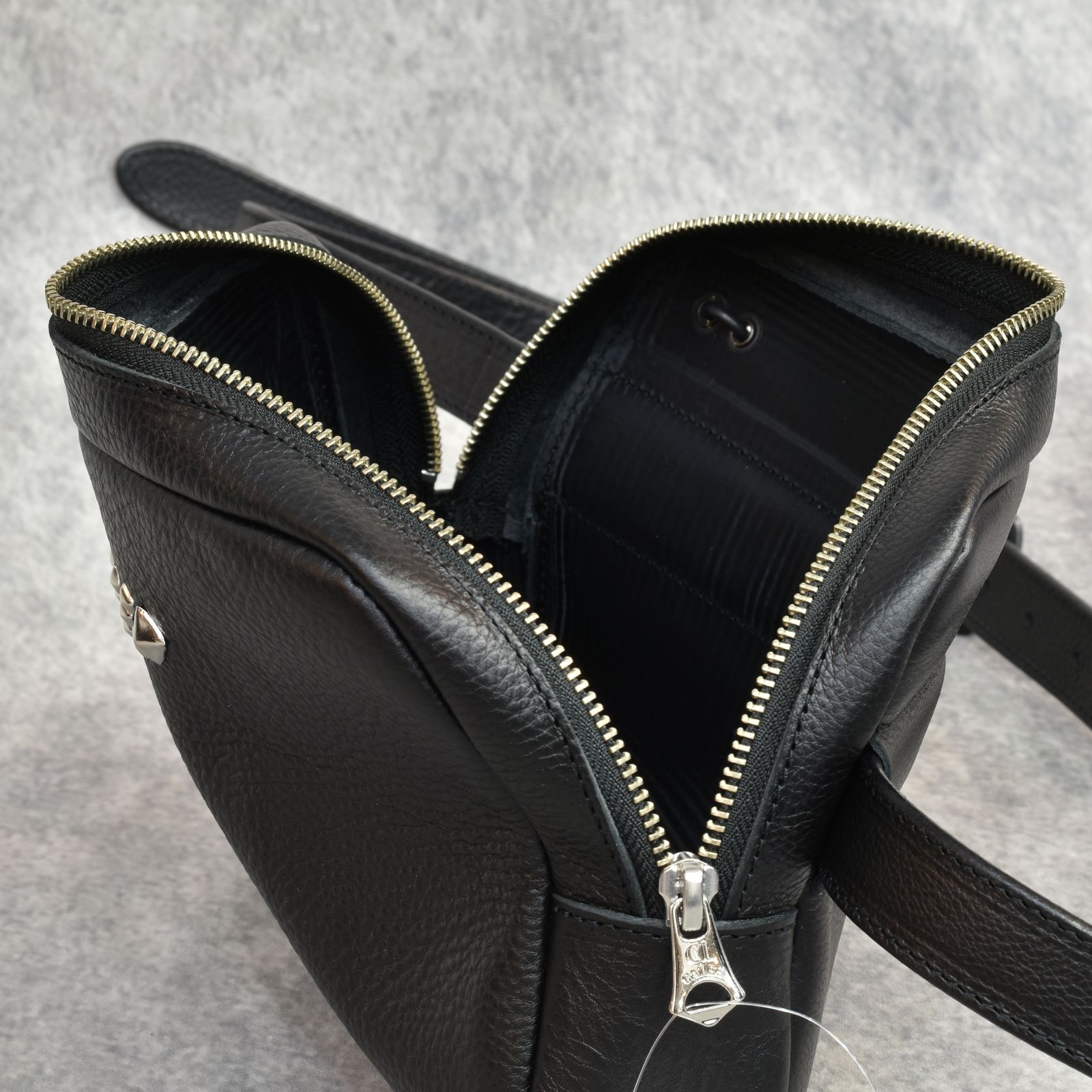 STUDS LEATHER BODY BAG (BLACK)｜ボディバッグ ウエストポーチ セカンドバッグ｜CL-25AW005LE