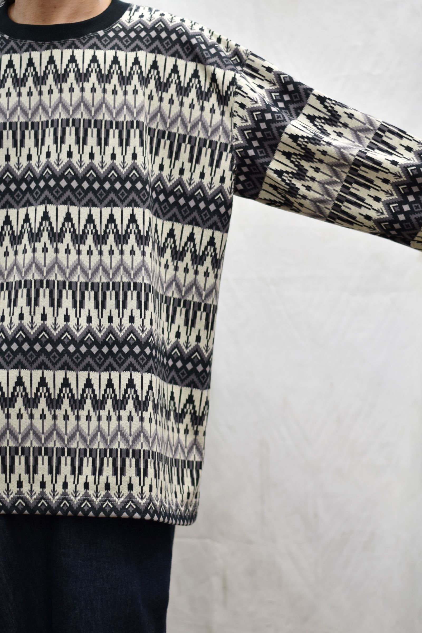 JACQUARD BORDER DROP SHOULDER L/S CUTSEW (BLACK)