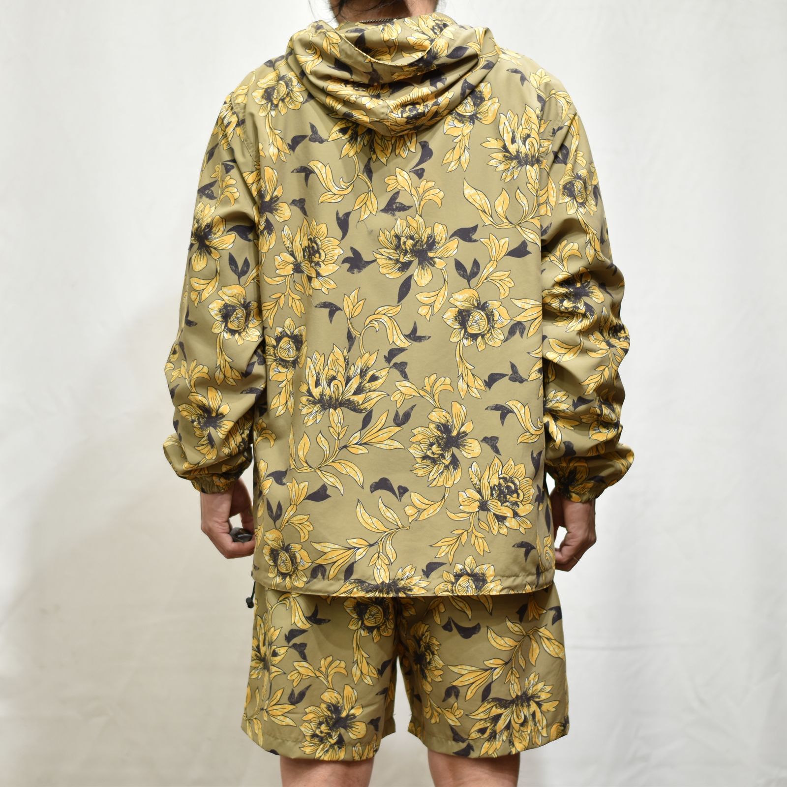 CALEE - ALLOVER FLOWER PATTERN ANORAK PARKA (KHAKI OLIVE) | chord