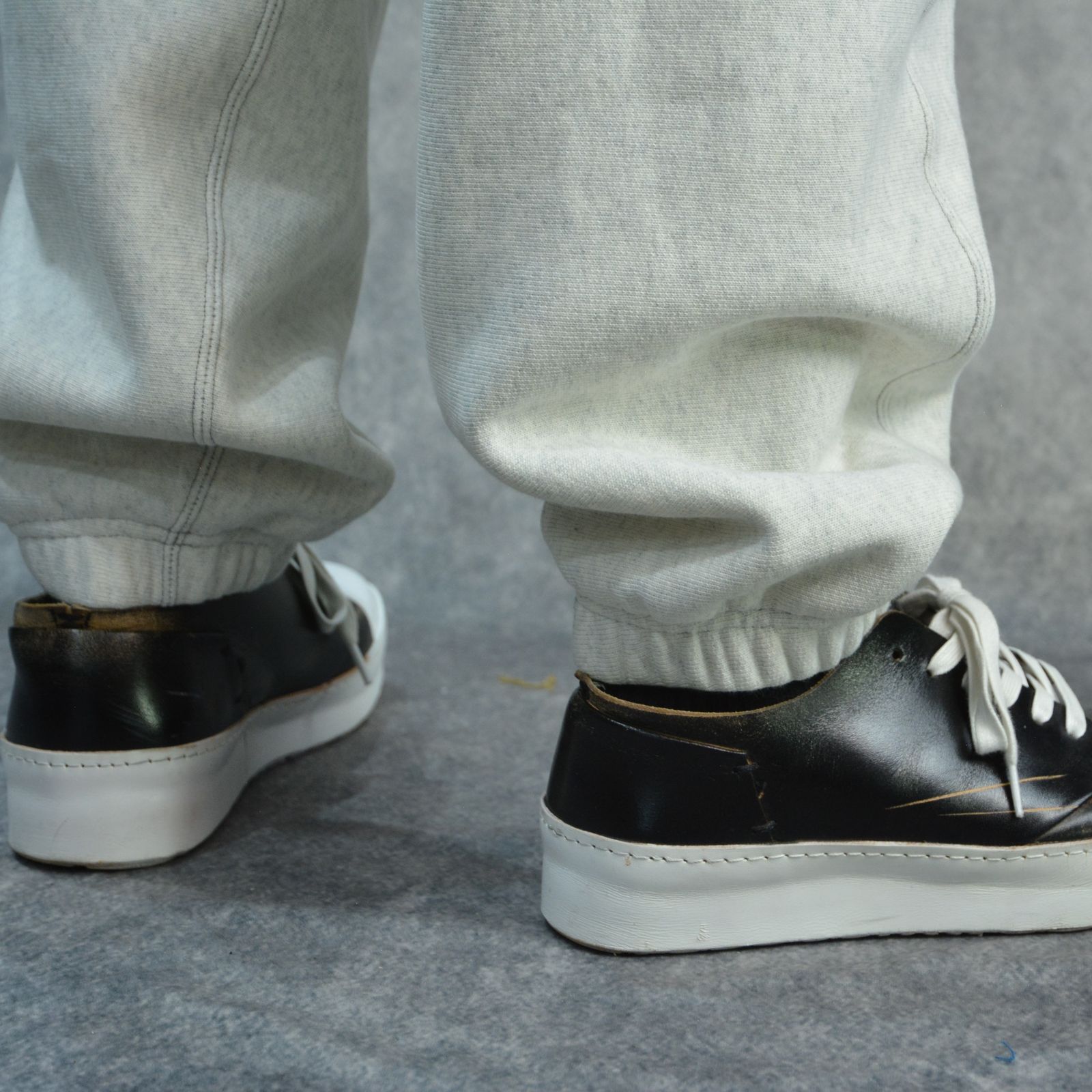 × Champion SWEAT PANTS （OATMULE） / チャンピオン スウェットパンツ (オートミュール）