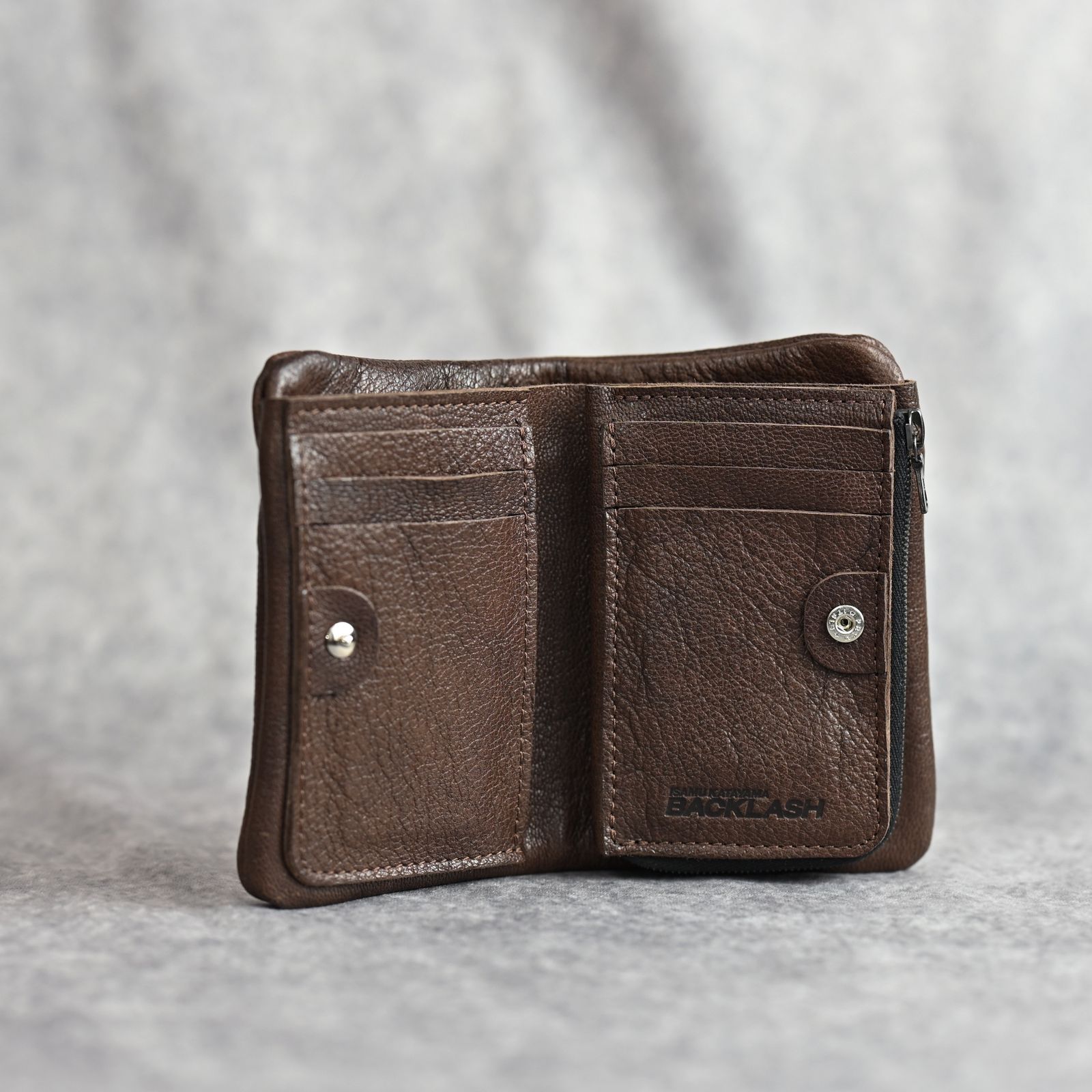 GUIDI ゴートタンニン 二つ折り財布 (BROWN / ブラウン) / 890-04