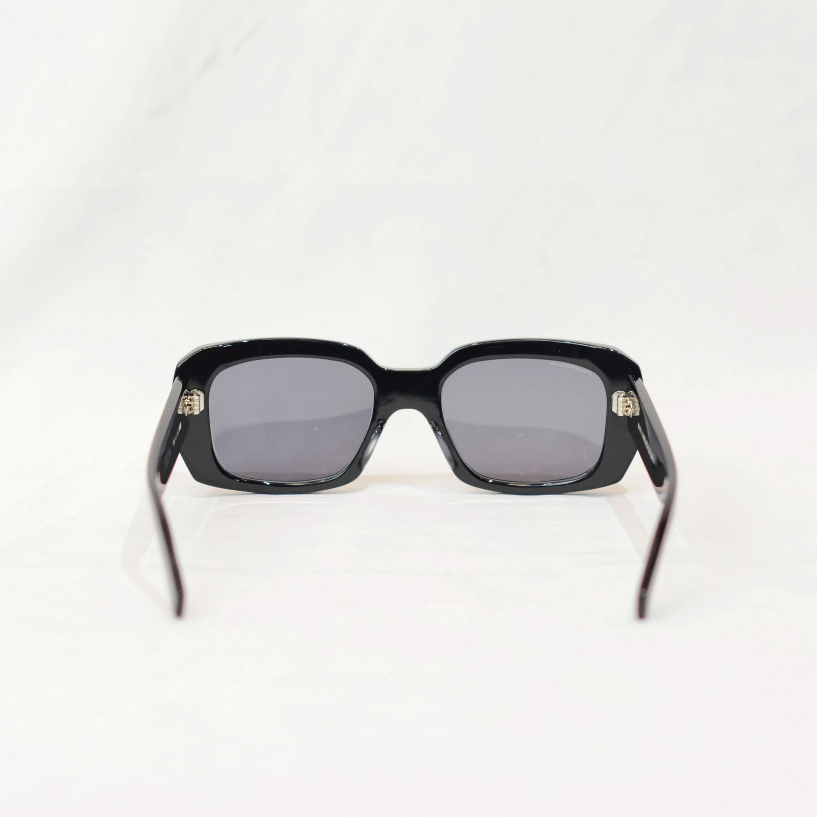 Television cut glasses