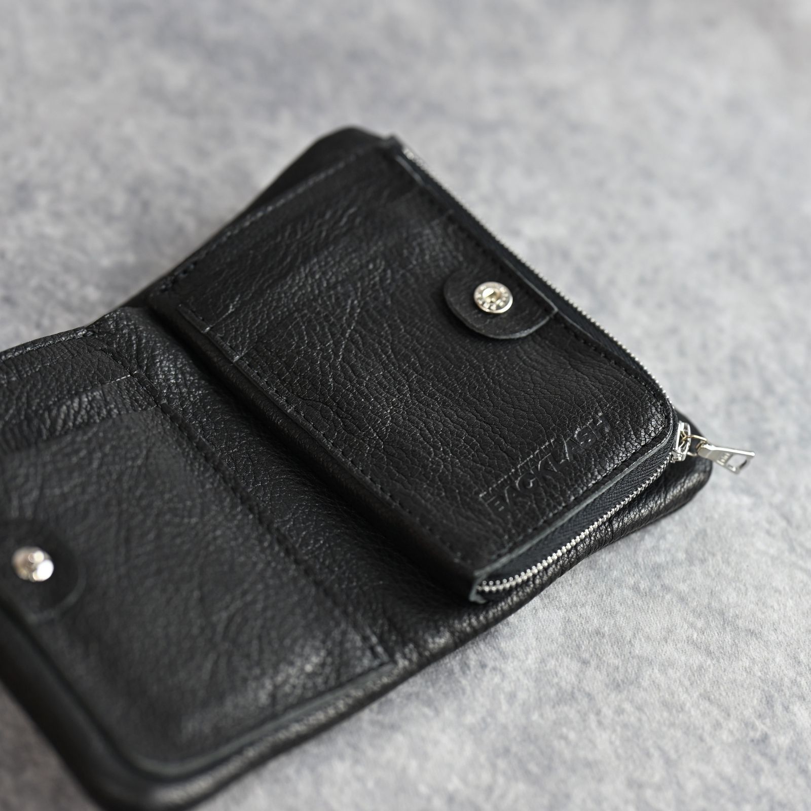 GUIDI ゴートタンニン 二つ折り財布 (BLACK / ブラック) / 890-04