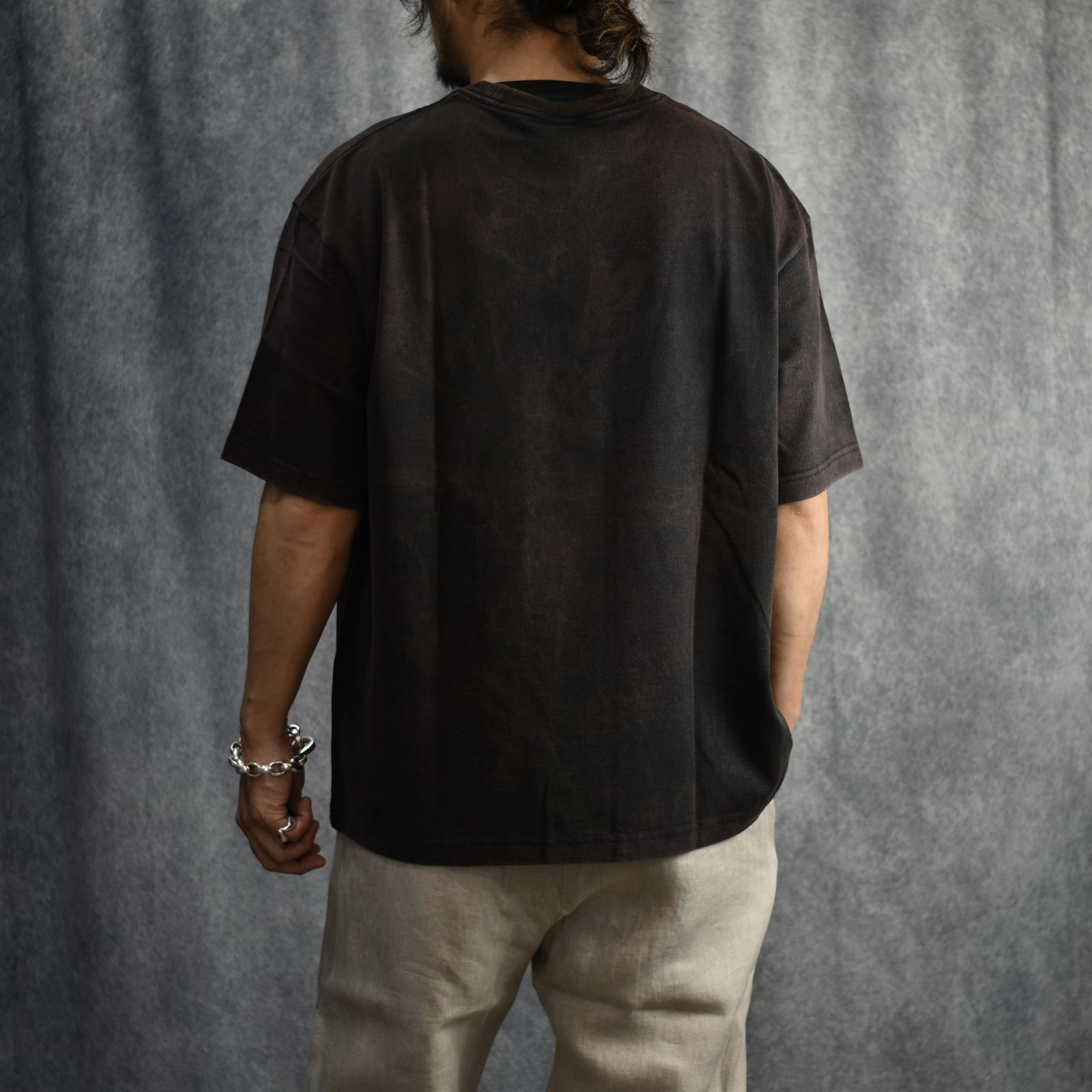 CALEE LOGO POWDER BLEACH DROP SHOULDER S/S TEE (USED BLACK) / キャリーロゴ パウダーブリーチ ドロップショルダー 半袖Tシャツ