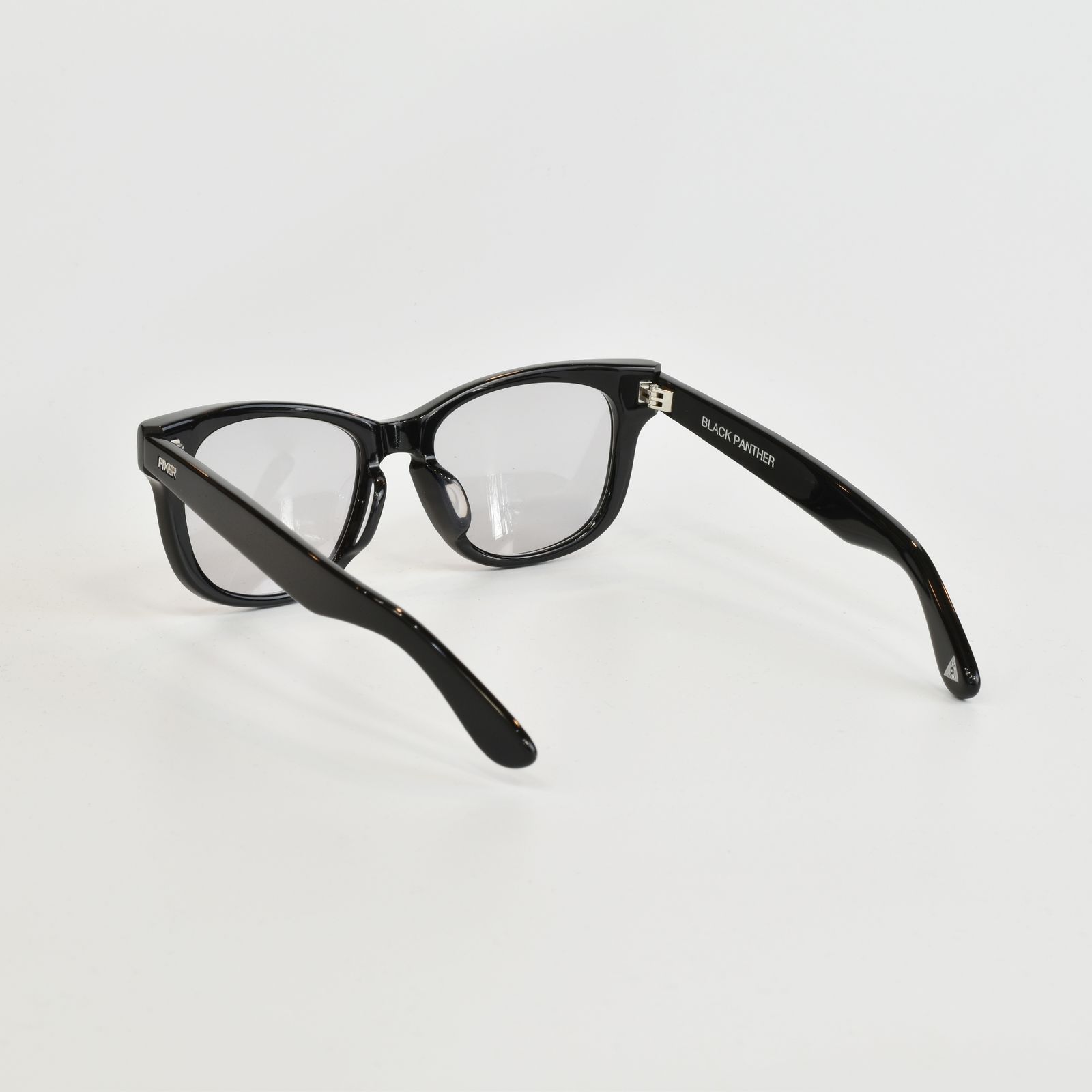 ISAMU KATAYAMA BACKLASH - xx FIXER EYEWEAR BLACK PANTHER (BLACK×DARK.GRAY)  / xx フィクサー アイウェア ブラックパンサー サングラス レンズ グラデーション | chord online store