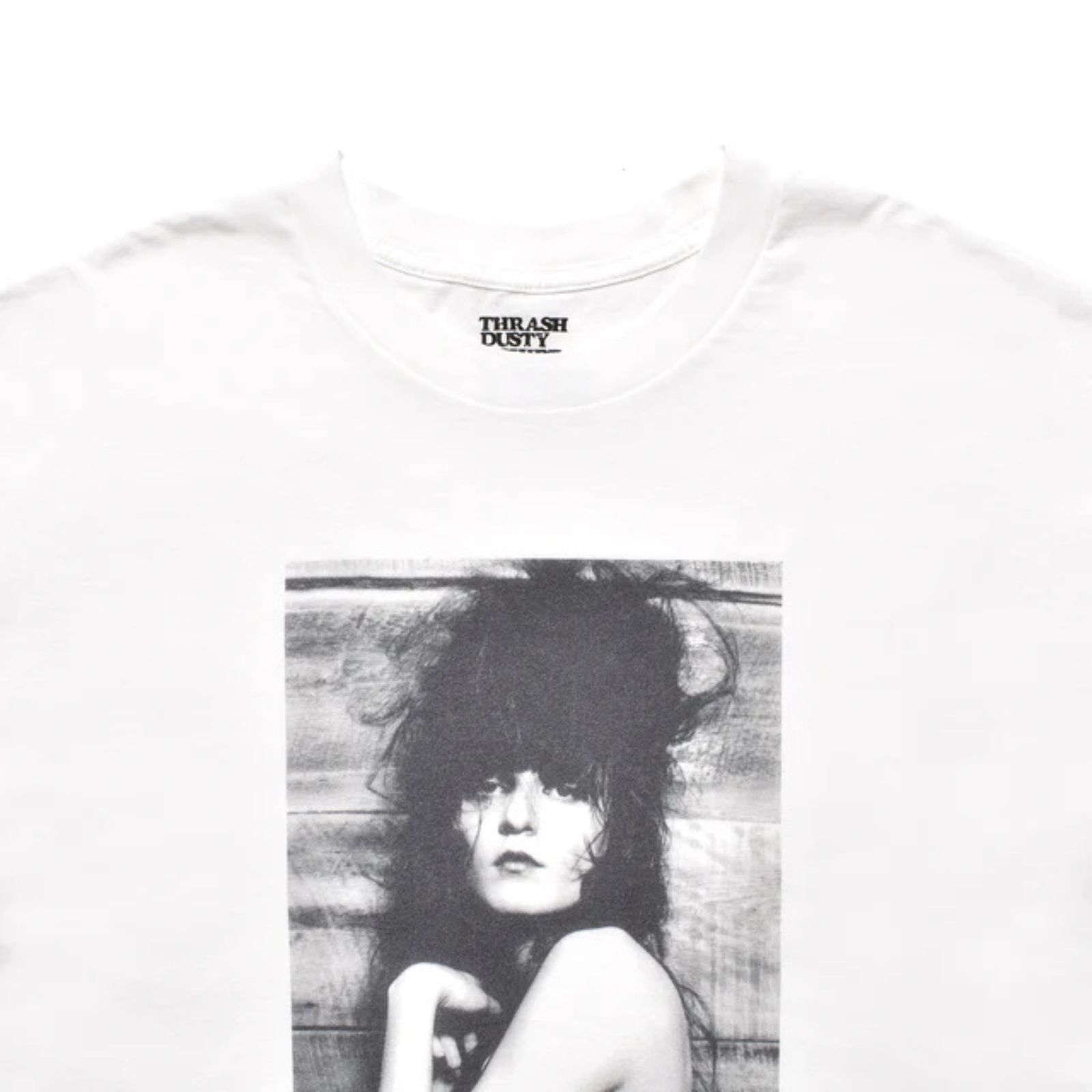 Stie-lo × Irina.L "Sideways figure" T-SH （WHITE） / プリントTシャツ （ホワイト） 25MND-STL007