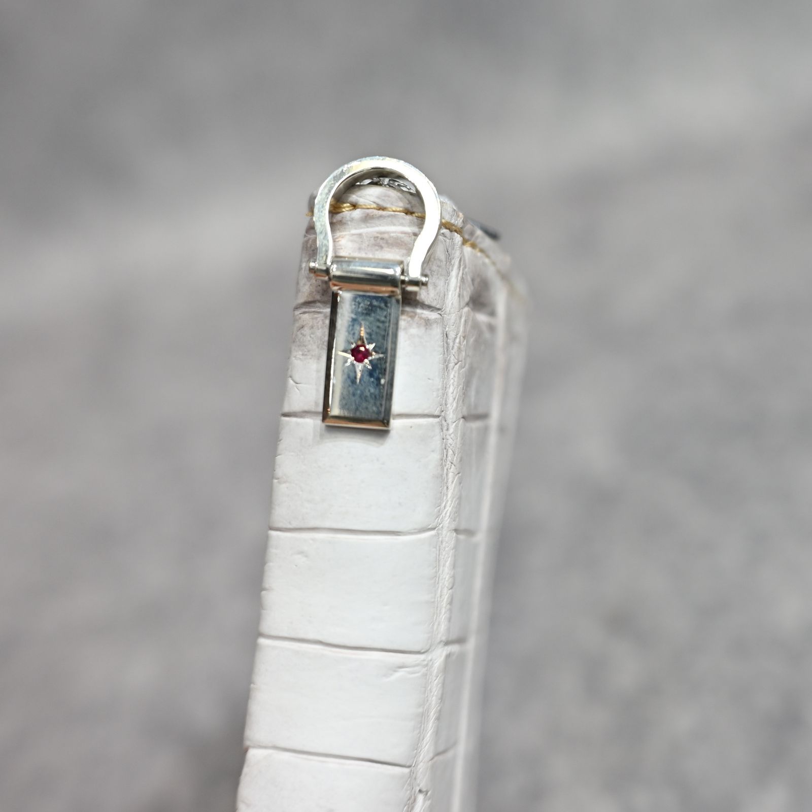 オイルクロコ 白鞣し ミニラウンド （HIMALAYAS / ヒマラヤ） 383-05