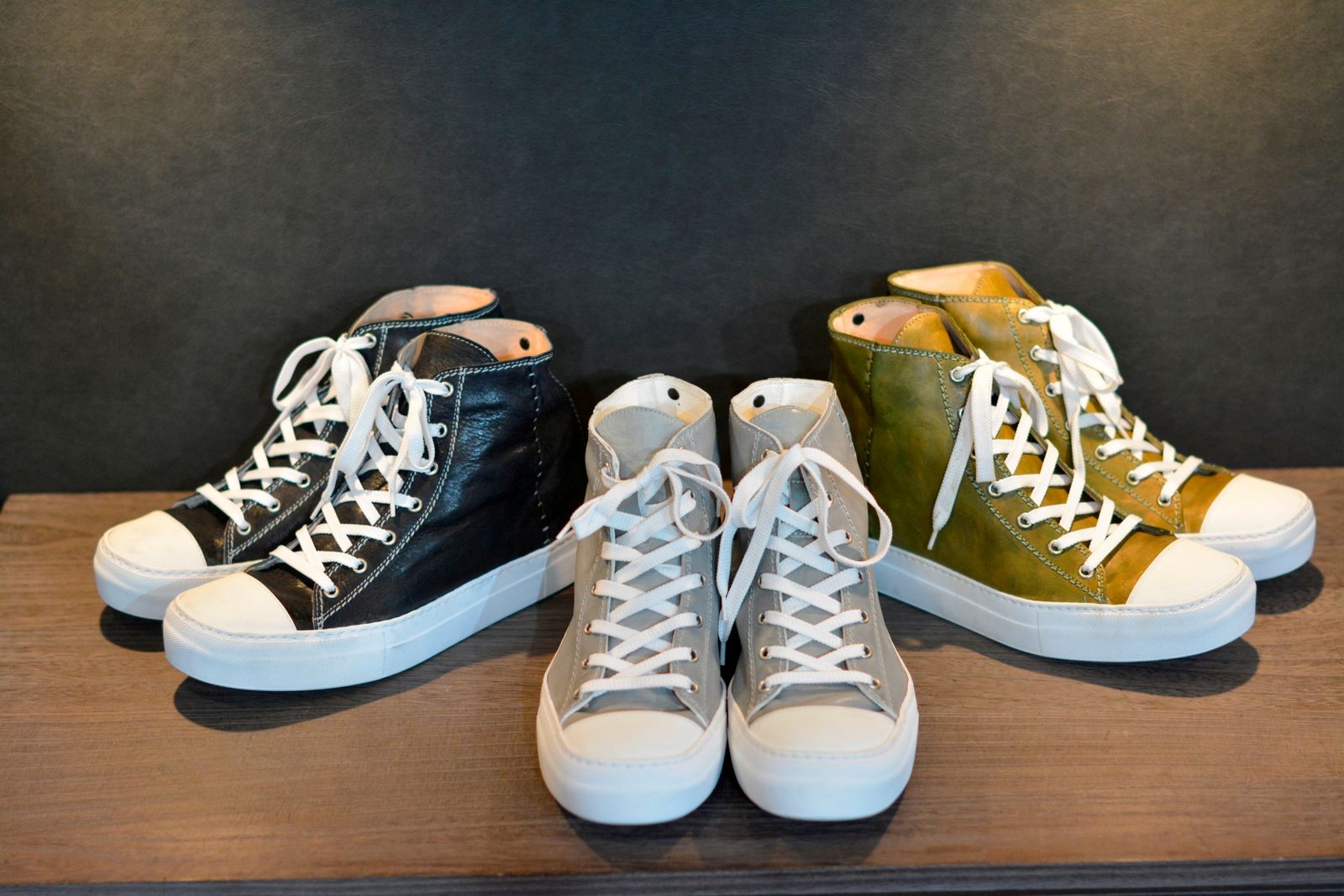 CALF LEATHER HI-CUT SNEAKER