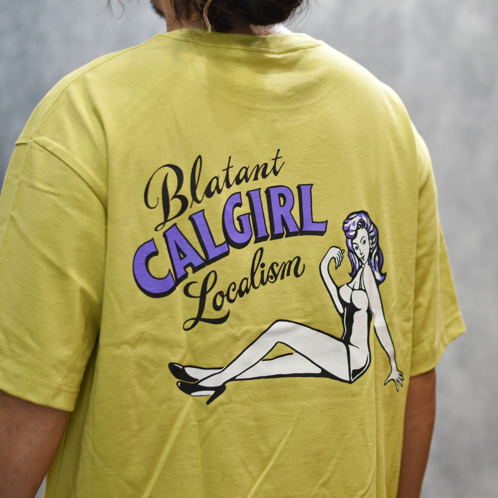 VINTAGE TYPE SYNDICATE RETRO GIRL TEE ＜NATURALLY PAINT DESIGN＞ (YELLOW)｜ワイドシルエット プリントTシャツ｜CL-25SS007NT