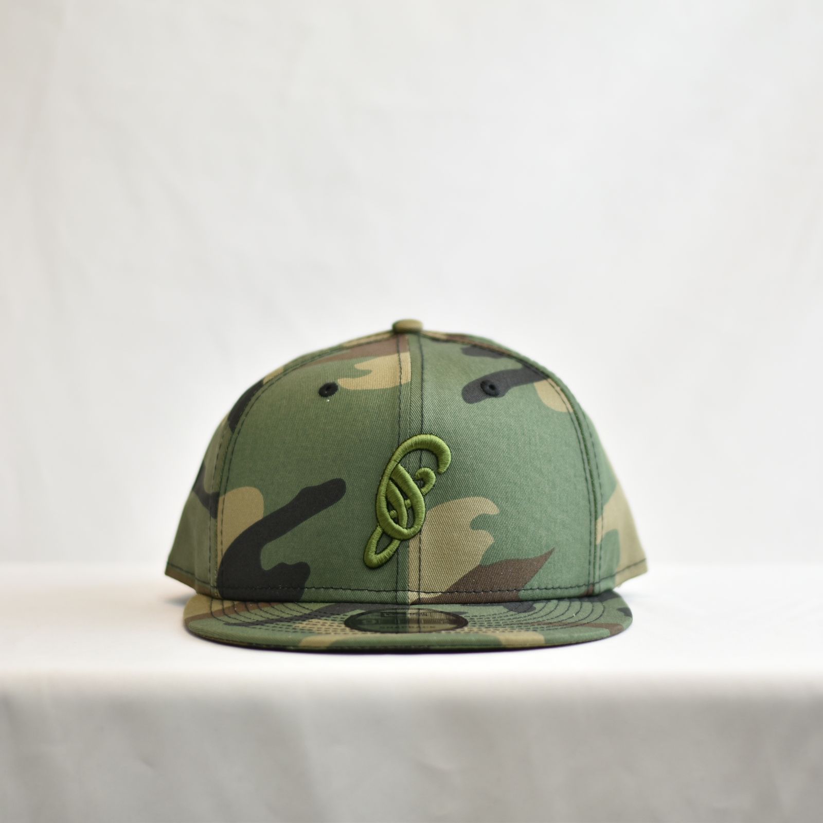 snaked lows snkd reita キャップ スナップバック chord - NEWERA 9FIFTY SNAPBACK ”d” LOGO CAP (CAMO×KHAKI