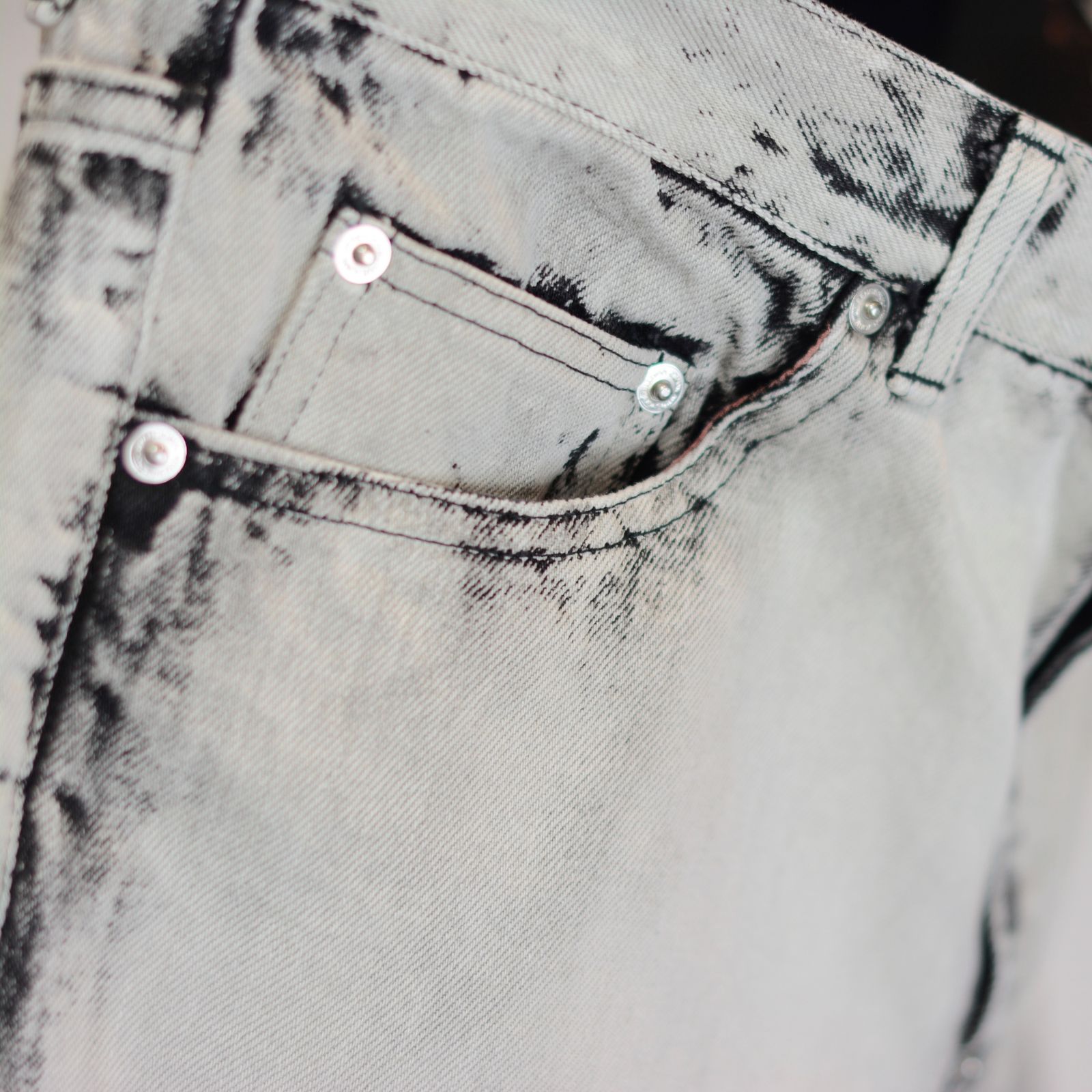 Bleached denim 5pocket pants
