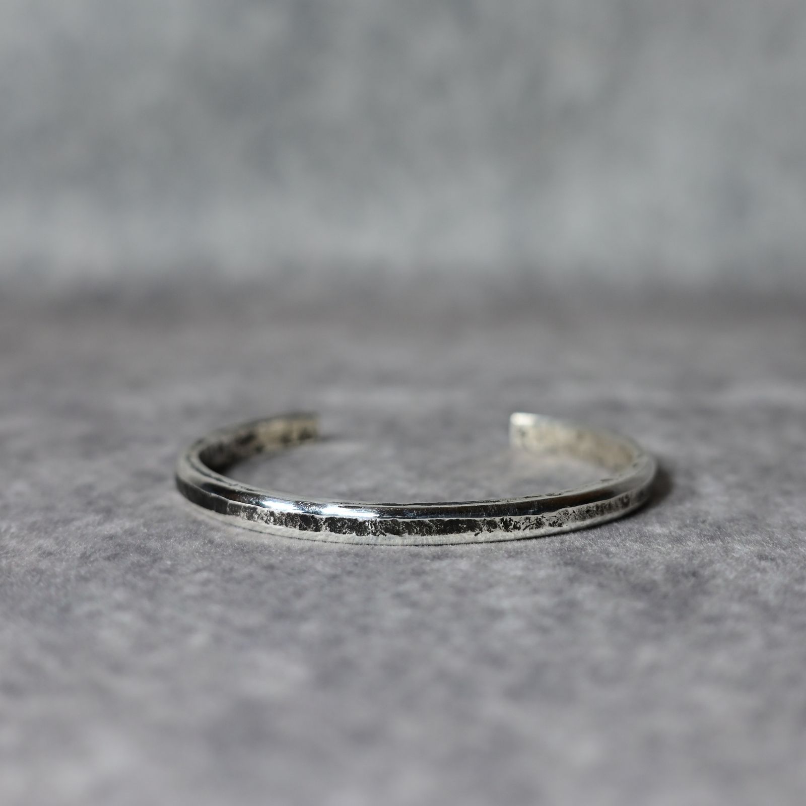 ROUND BANGLE NARROW (M)｜ SILVERS 純銀