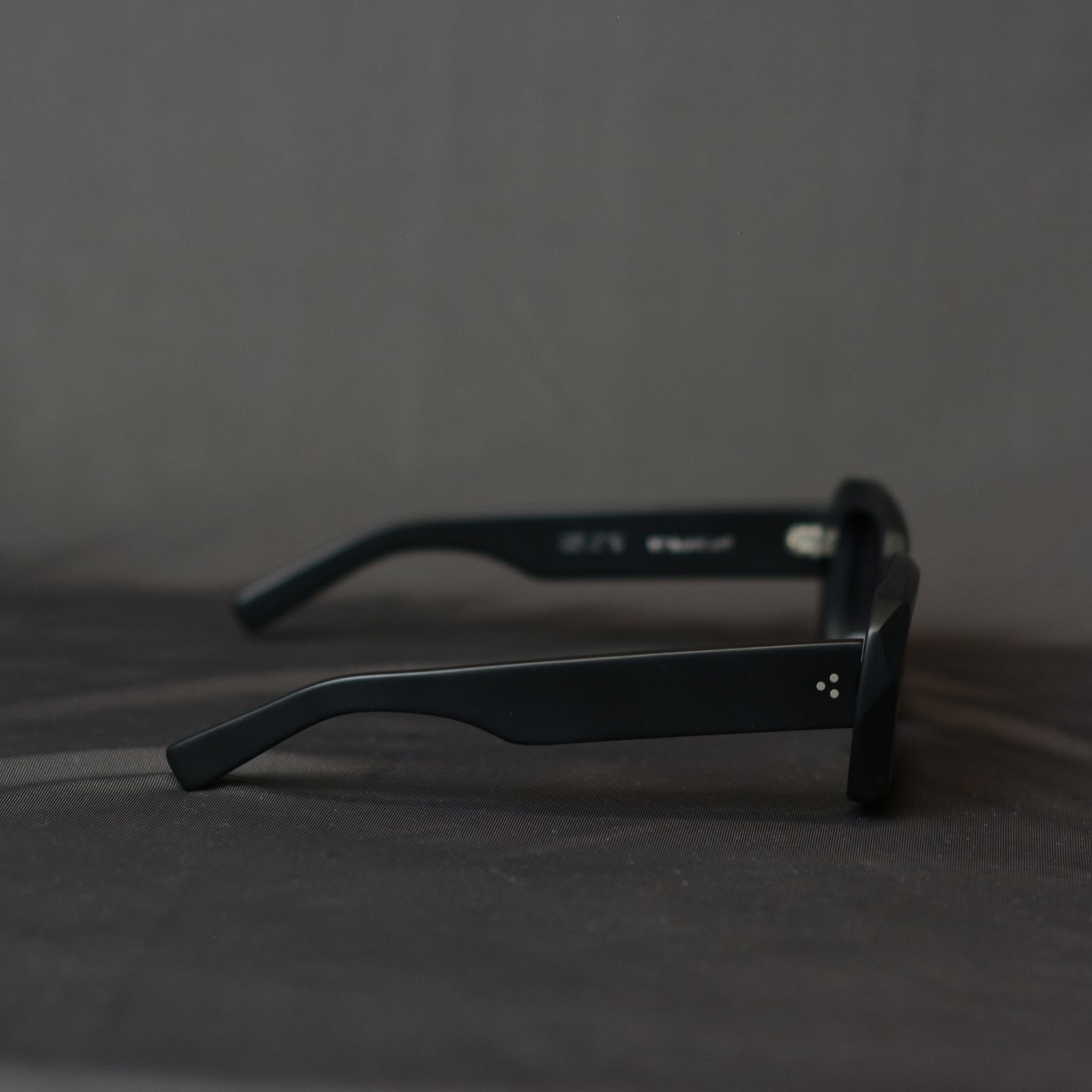 Television cut glasses