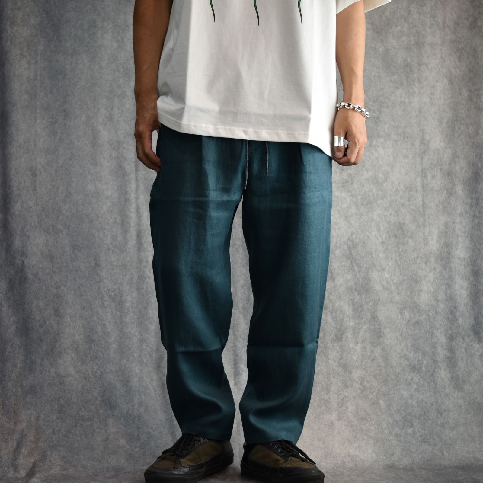 CALEE - JAPAN LINEN HERRINGBONE EASY SLACKS (NAVY GREEN) / リネンヘリンボーンイージースラックス  | chord online store