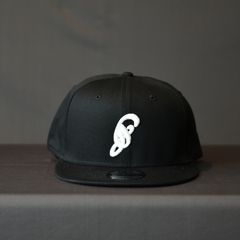 NEWERA 9FIFTY SNAPBACK ”d”  LOGO CAP (BLACK×WHITE) / ニューエラ スナップバック ロゴ キャップ