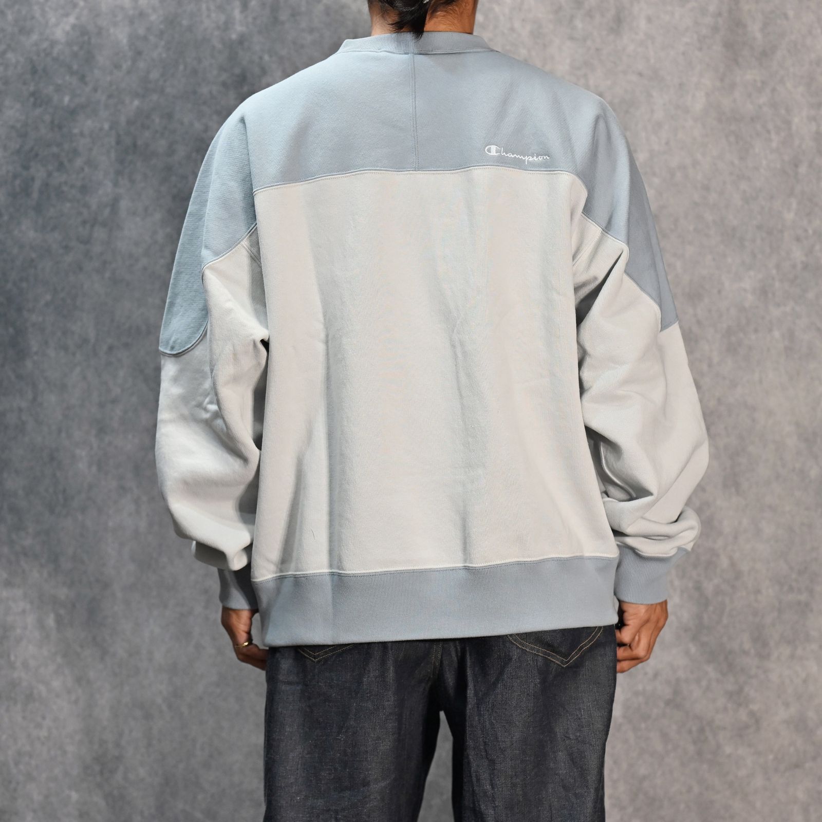 × Champion CREWNECK SWEAT （L.GRAY） / チャンピオン クルーネックスウェット （ライトグレー） /
