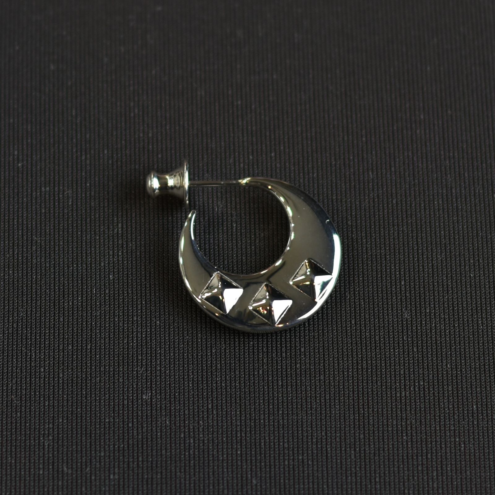 CALEE - MOON ROLL STUDS SILVER PIERCE (SILVER) / ムーンロール スタッズピアス | chord  online store