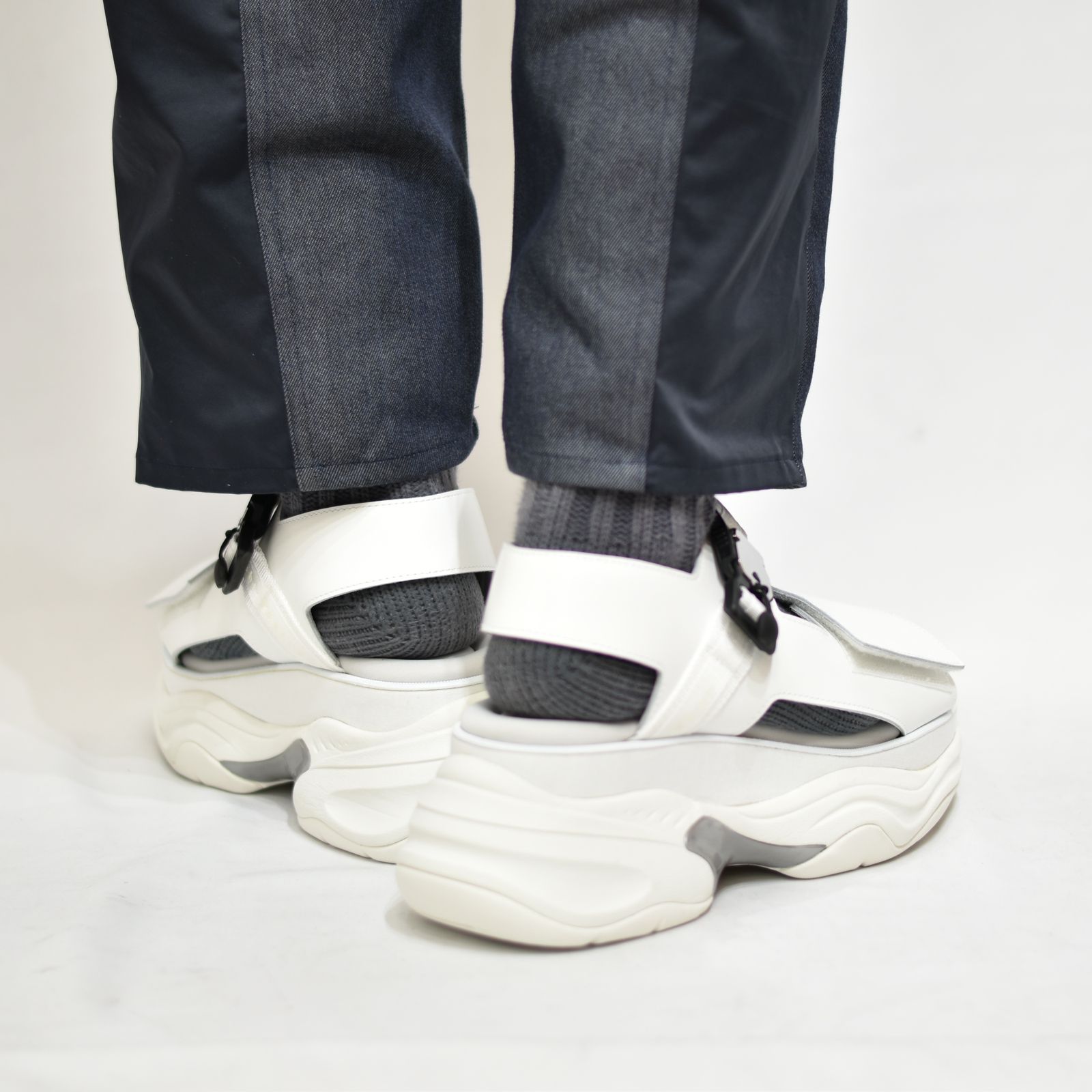 マグネットバックルシューサンダル / LB22SS-SHOES01 (WHITE)