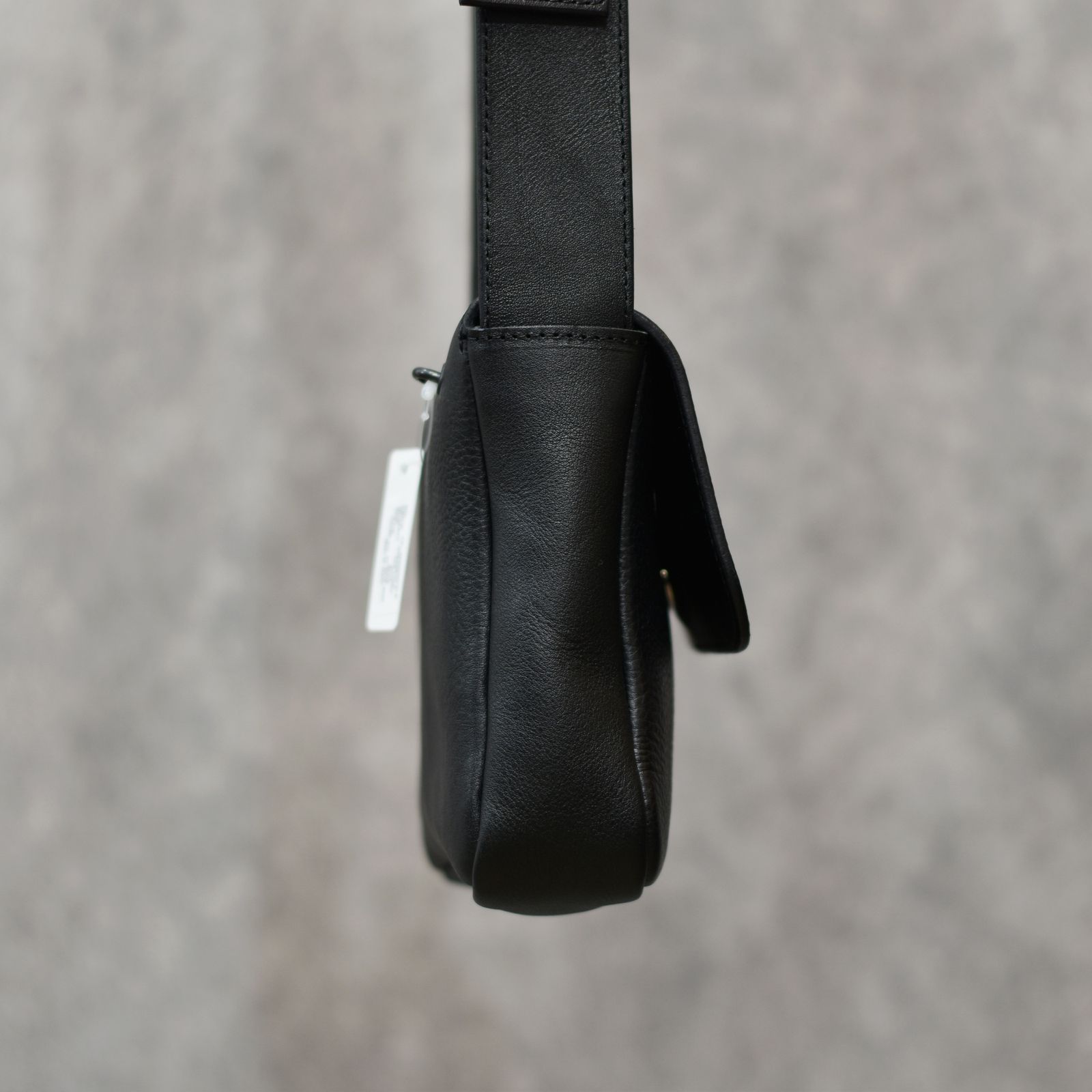 STUDS LEATHER SHOULDER POUCH BAG (BLACK)｜スタッズ レザー ショルダーポーチ バッグ｜CL-26SS004LE