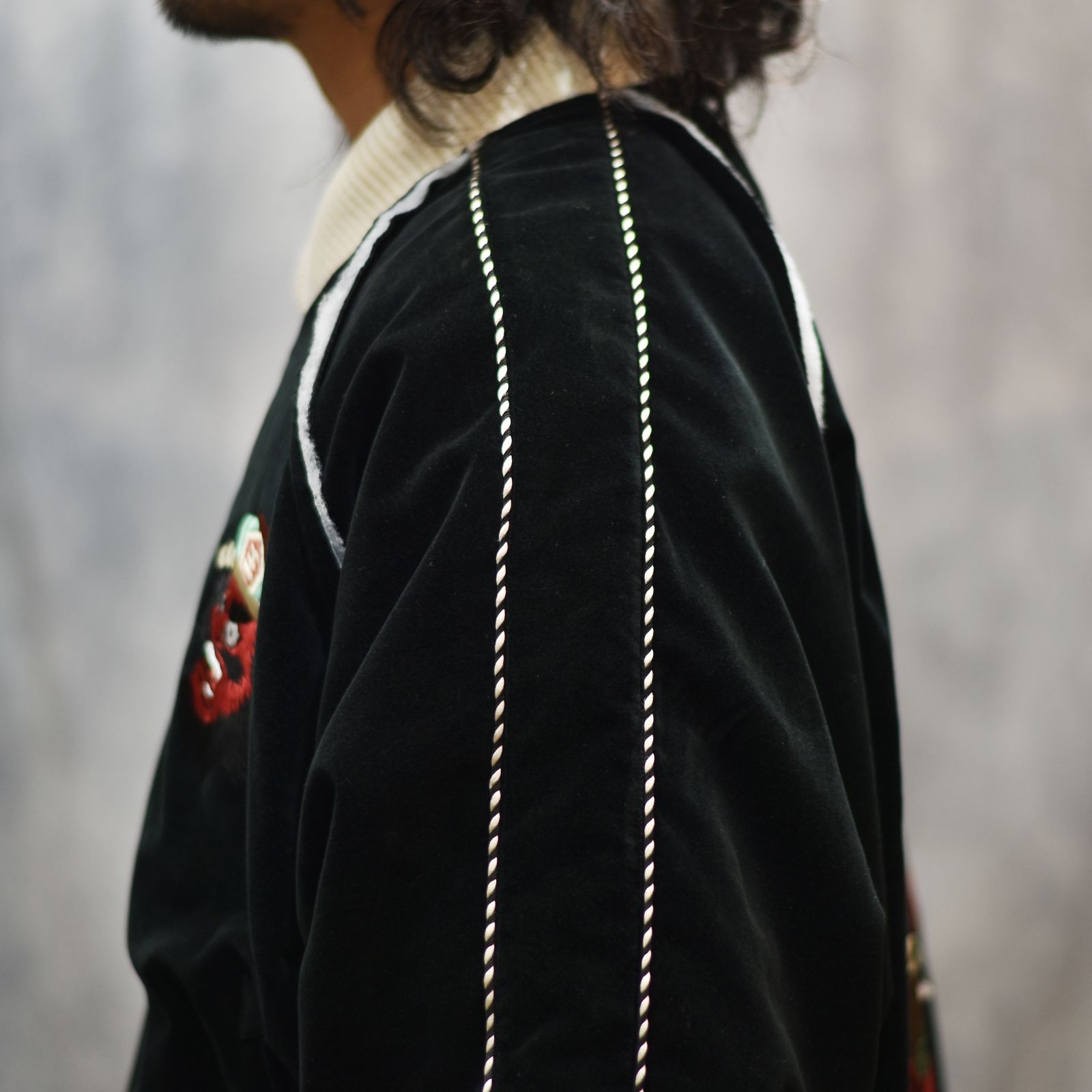 el conductorH - VELVETEEN YAMA KING EMBROIDERED SOUVENIR JKT