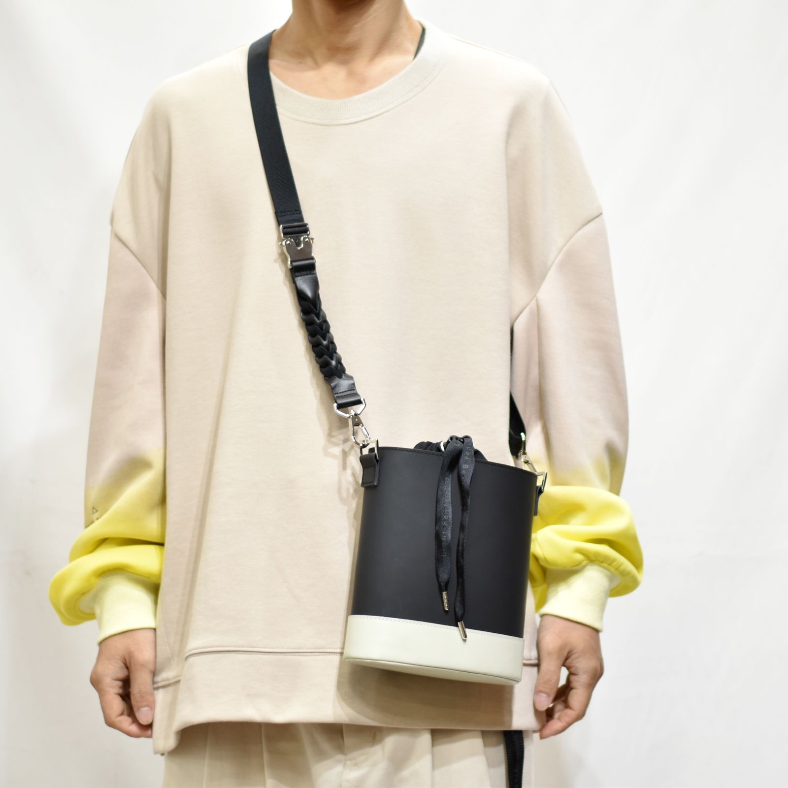 ラバーライクレザーミニバッグ / LB22AW-BAG01 (BLACK)