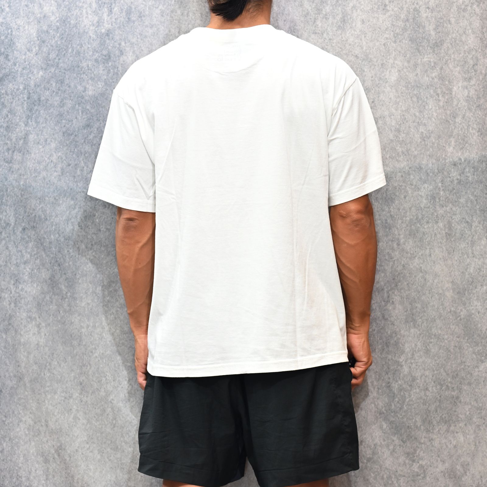 Stie-lo × Irina.L "The front" T-SH （WHITE） / プリントTシャツ （ホワイト） 25MND-STL008
