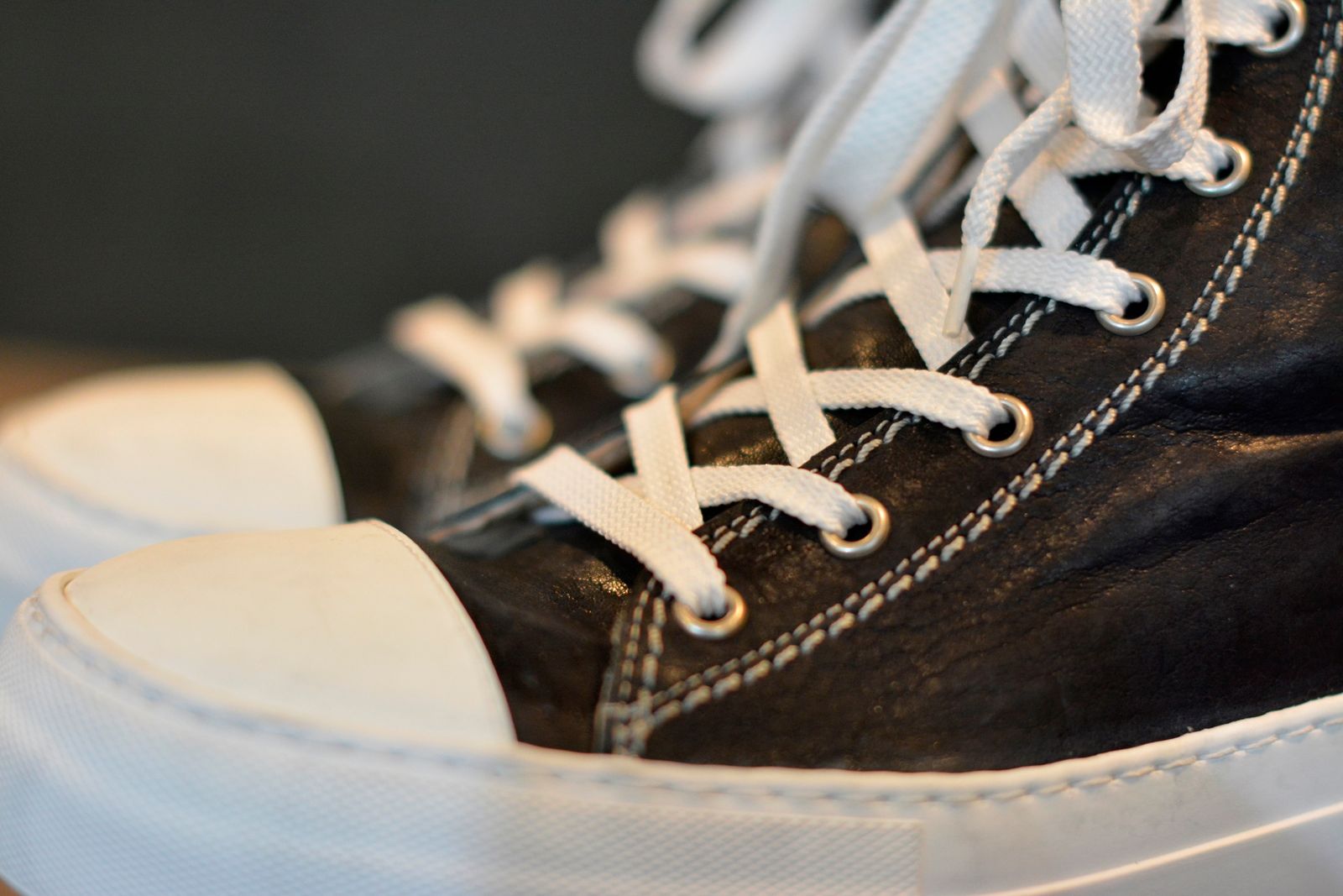 HORSE LEATHER HI-CUT SNEAKER