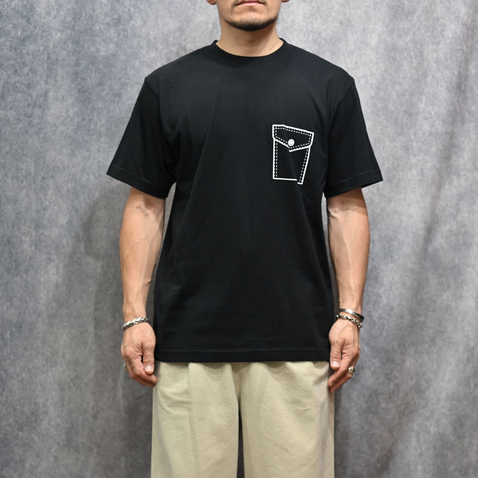 Y1935 FAKE POCKET TEE （BLACK）｜ フェイクポケット プリント Tシャツ （ブラック） 602-261-16