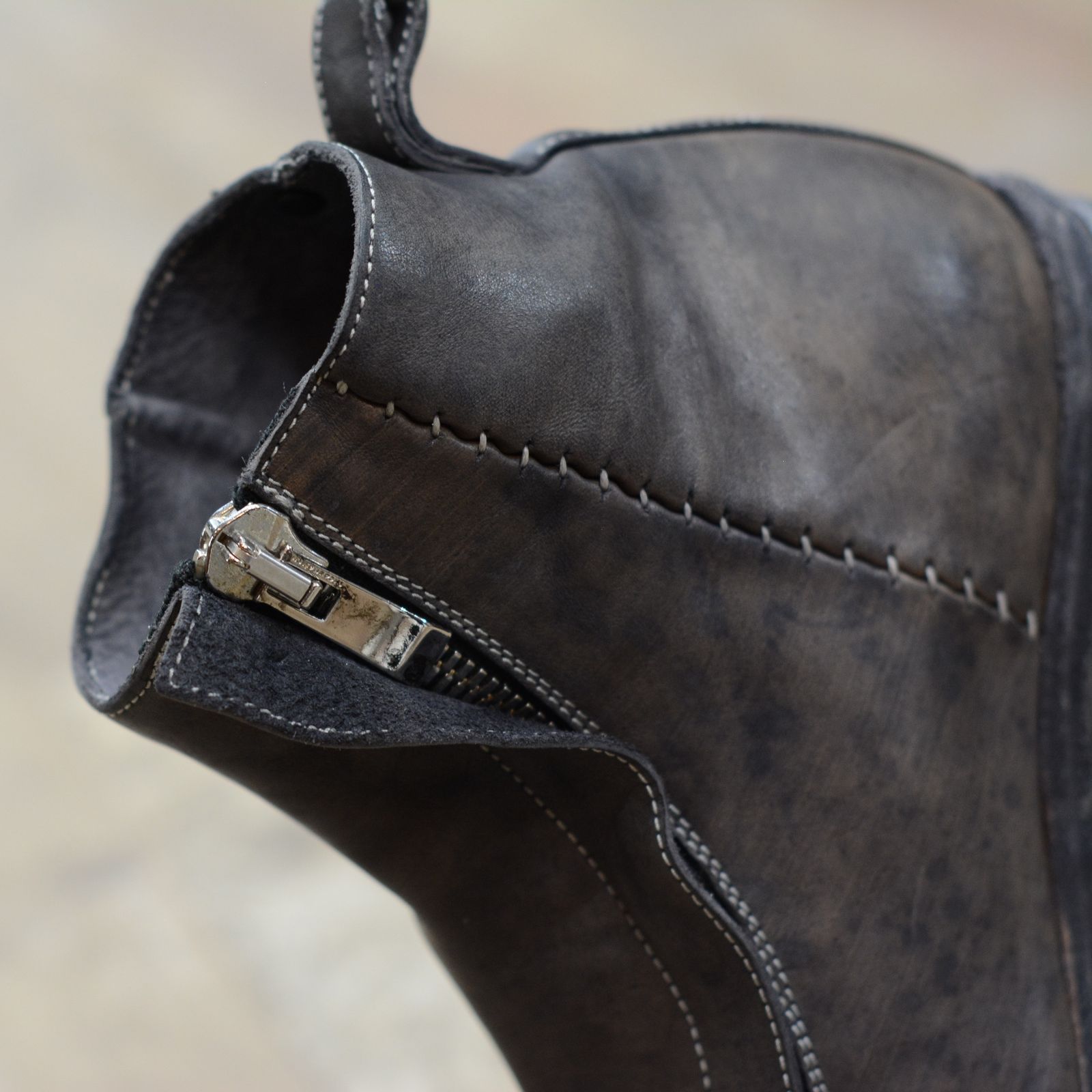 HORSE LEATHER WF-1 WRAP FRONT W/ZIP LINED LEATHER SOLES