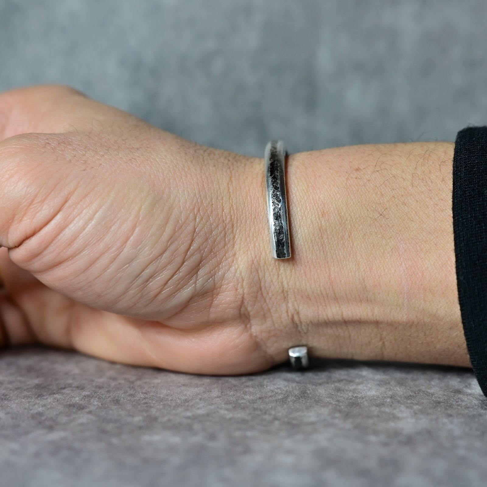 ROUND BANGLE NARROW (M)｜ SILVERS 純銀