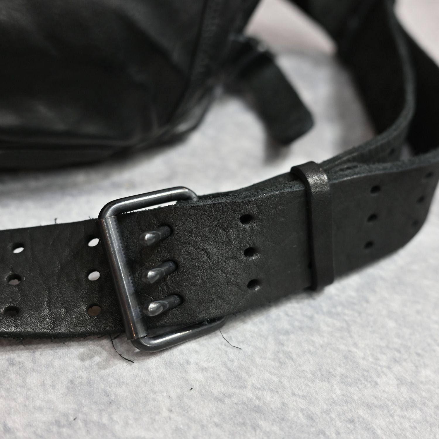 × ISAMU KATAYAMA BACKLASH 3pin Belt Body Bag （BLACK）｜ショルダーバッグ｜HW-I16-784