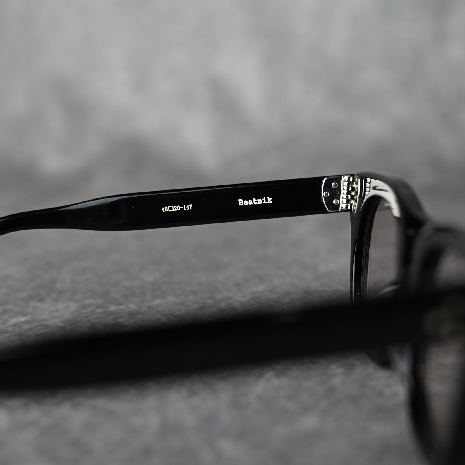 × 金子眼鏡 SUNGLASSES BEATNIK (BLACK) -  サングラス （ブラック）